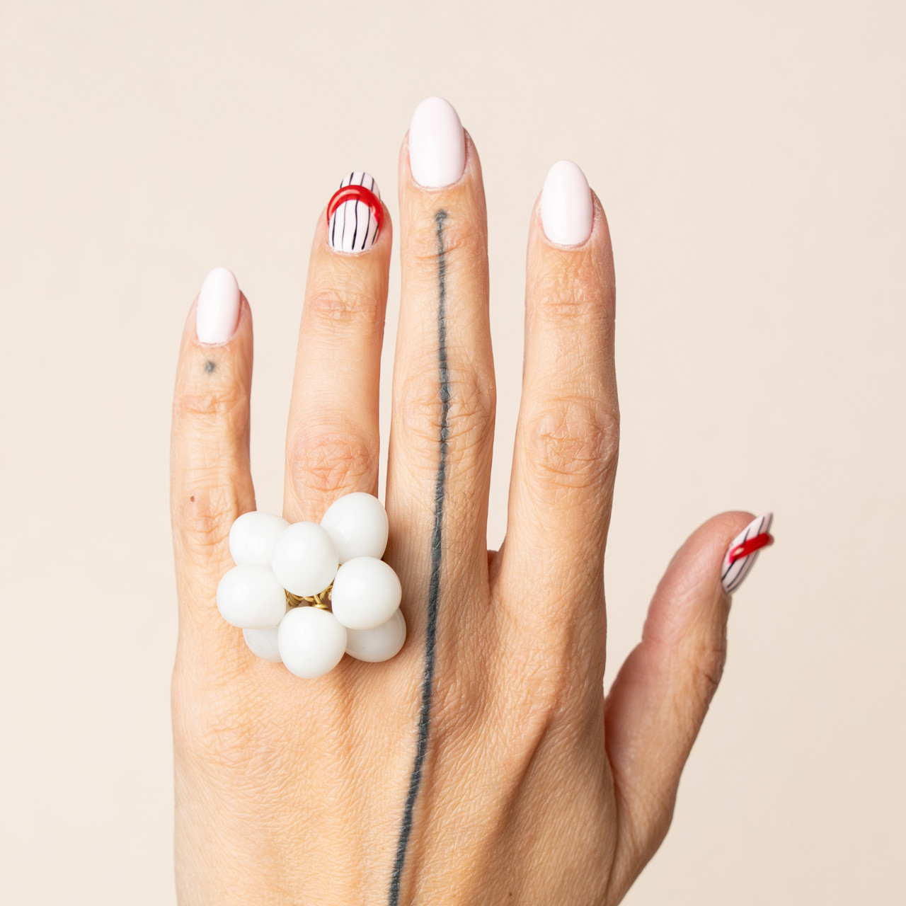 Anello grappolo bianco ottico -  - Le Conturbanti Concept Store