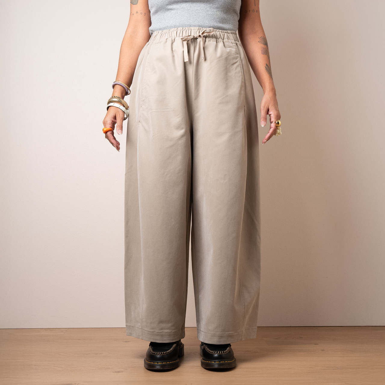 Pantaloni ampi tortora -  - Le Conturbanti Concept Store