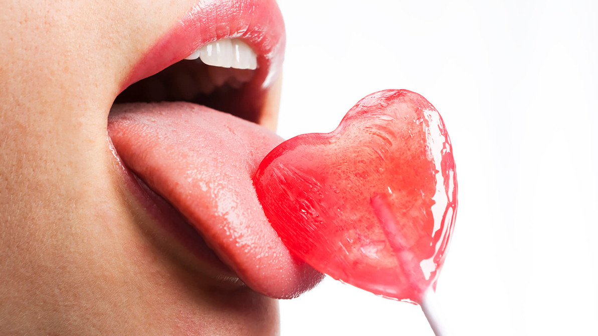 8 Kinky and Naughty Valentine’s Day Gifts for Her