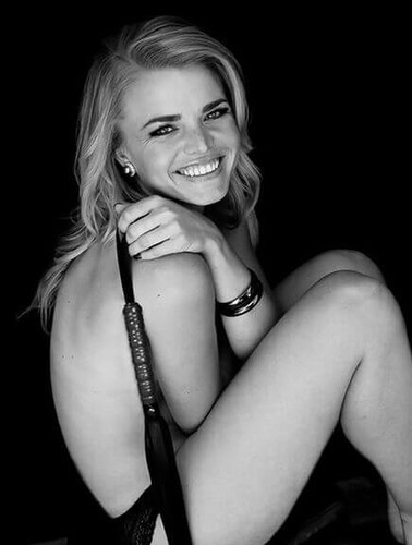 Sex & Mischief Mahogany Flogger