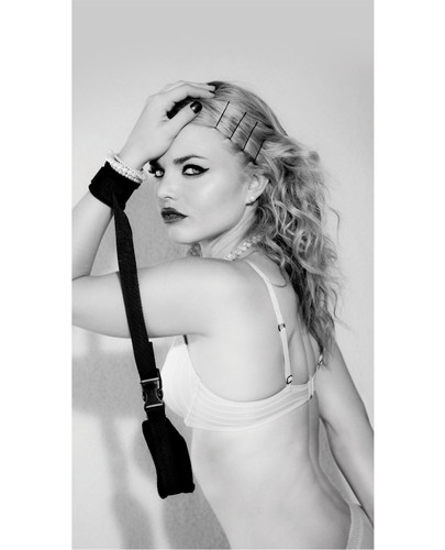 Sex & Mischief Adjustable Handcuffs - Black