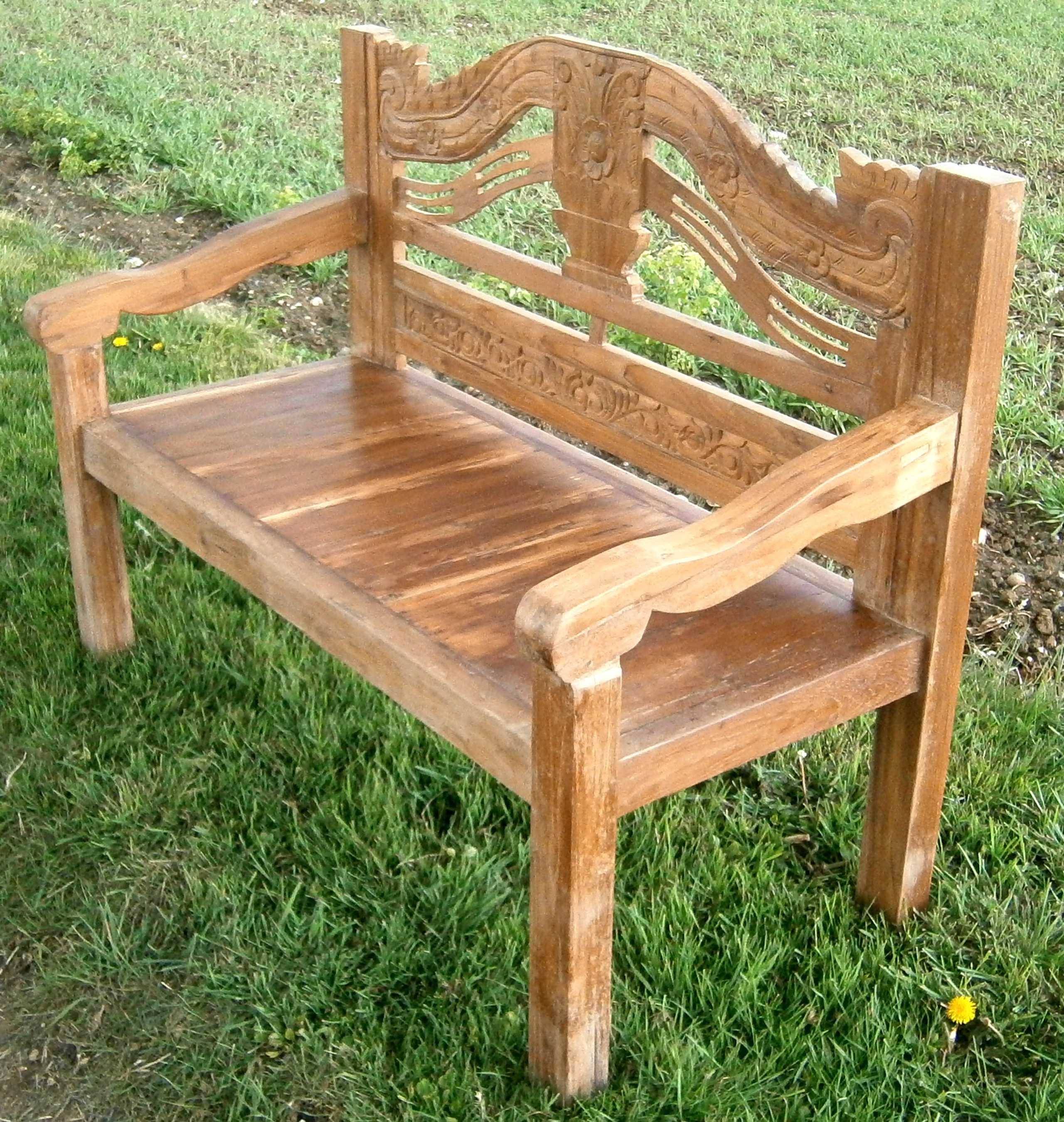 Create a Stylish Garden with Decorative Chairs and Tables UK Teak