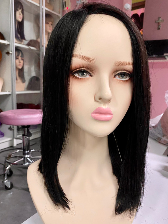 Human hair with scalp hairline