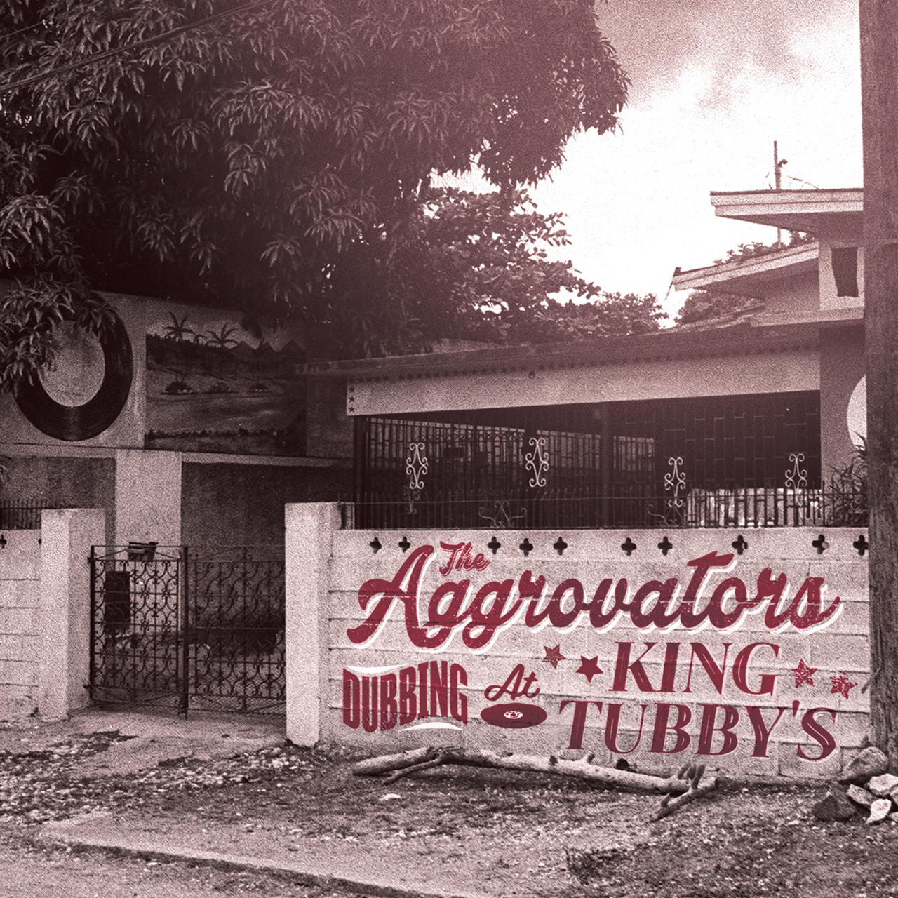 Dubbing At King Tubby's - The Aggrovators - VP Reggae