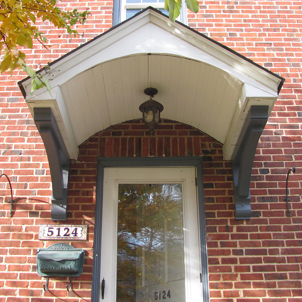 Cedar Bracket 10T9 — installed on front porch close-up | Timber Build