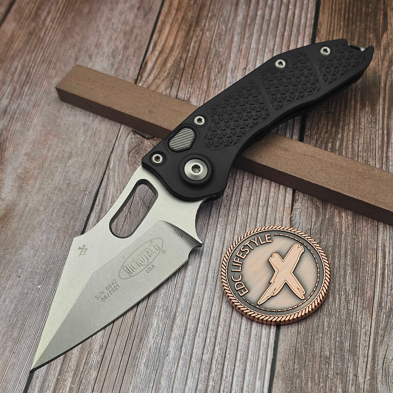 Microtech Stitch Auto Black S/E Stonewash 169-10 - Preowned S/N 6942