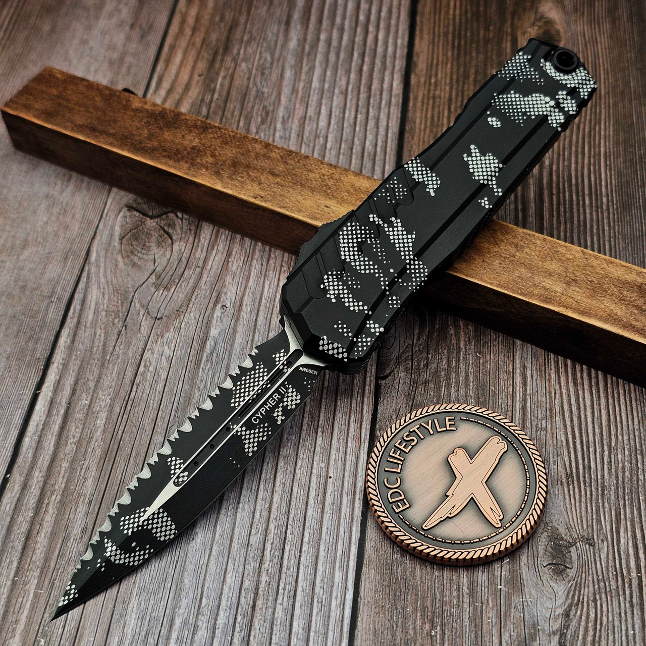 Microtech Cypher II Pixel D/E Full Serrated 1242-3PXC - Preowned