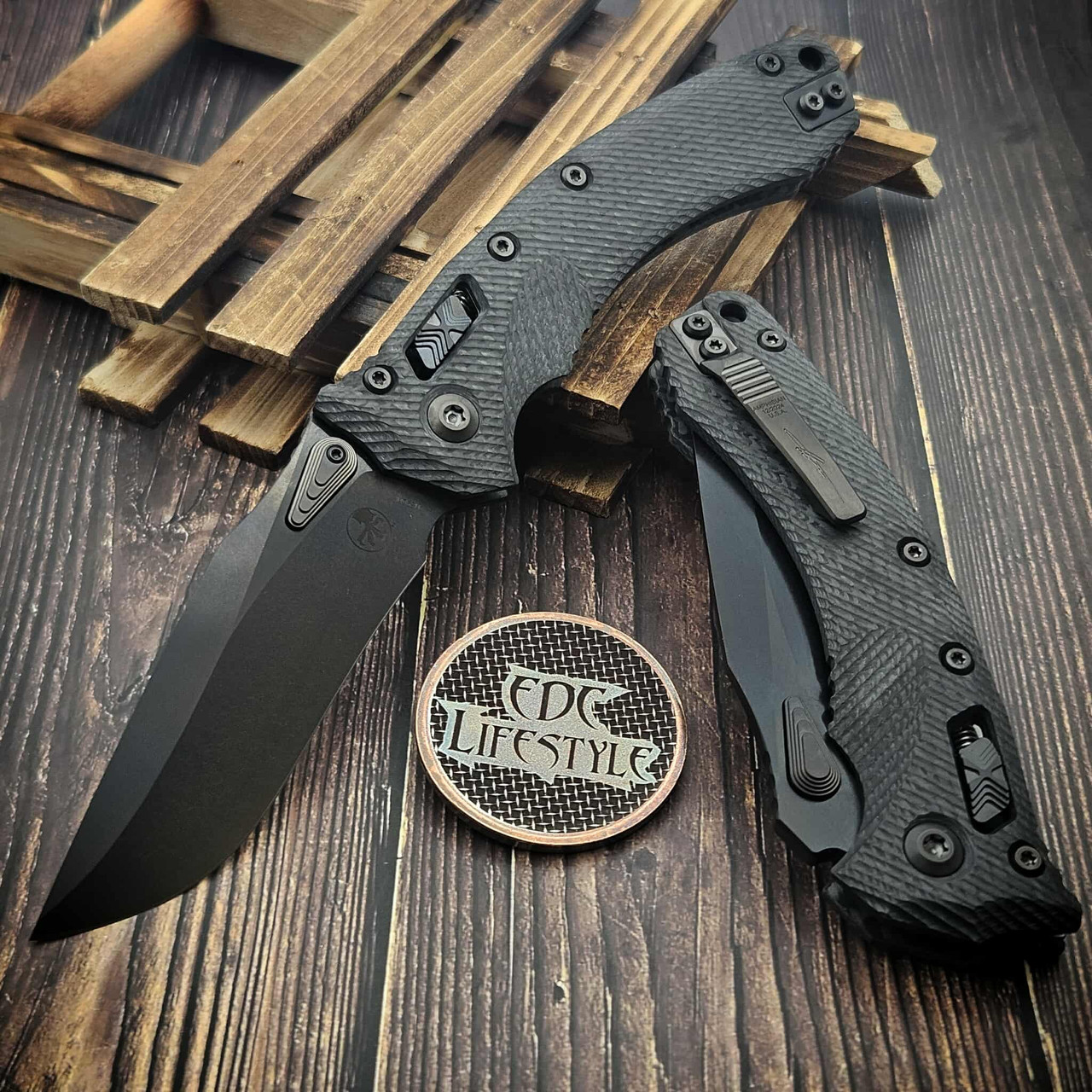 Microtech Amphbian DLC Fluted Carbon Fiber 137RL-1DLCTFLCFS
