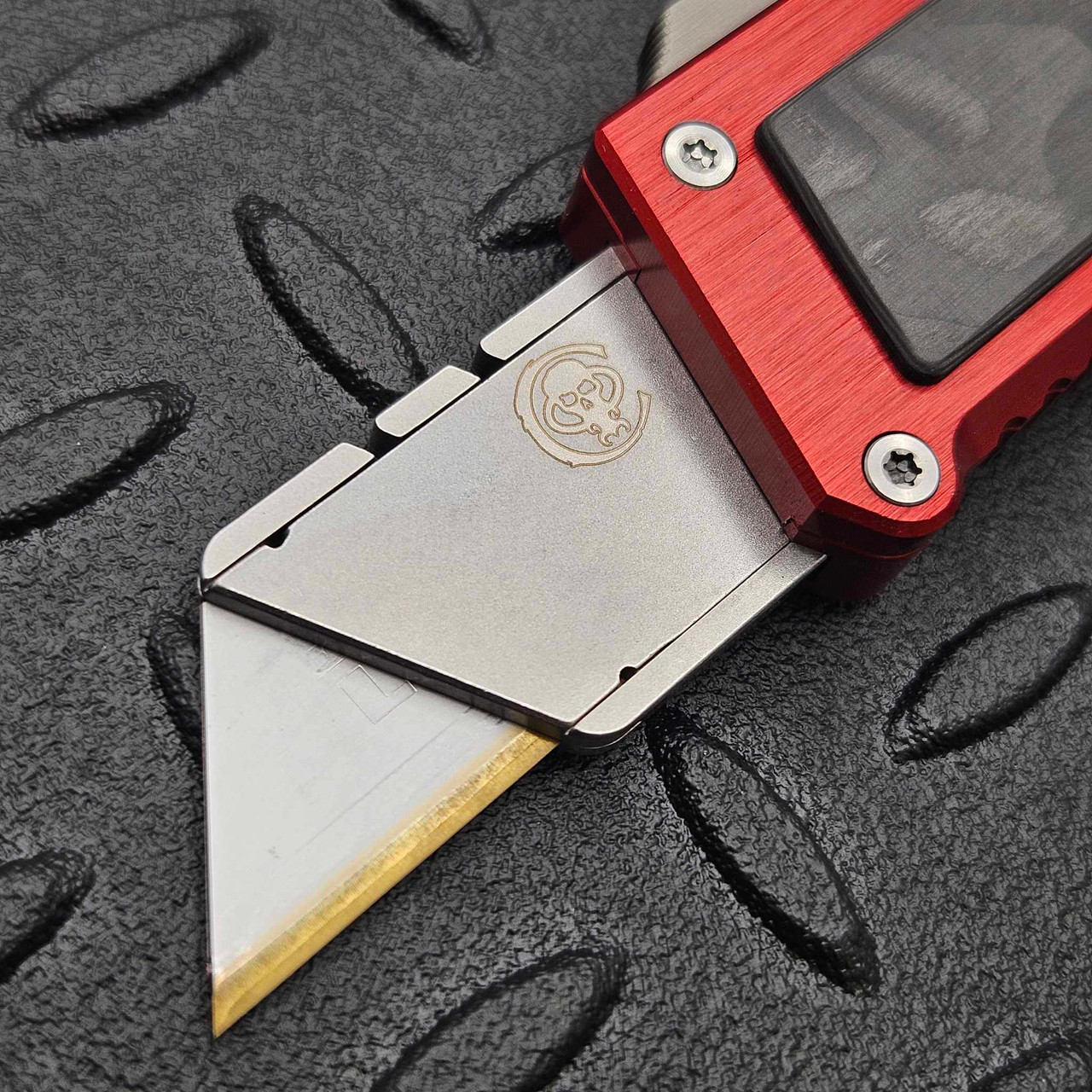 Chaves Blade CHUB Automatic OTF Deadpool 1