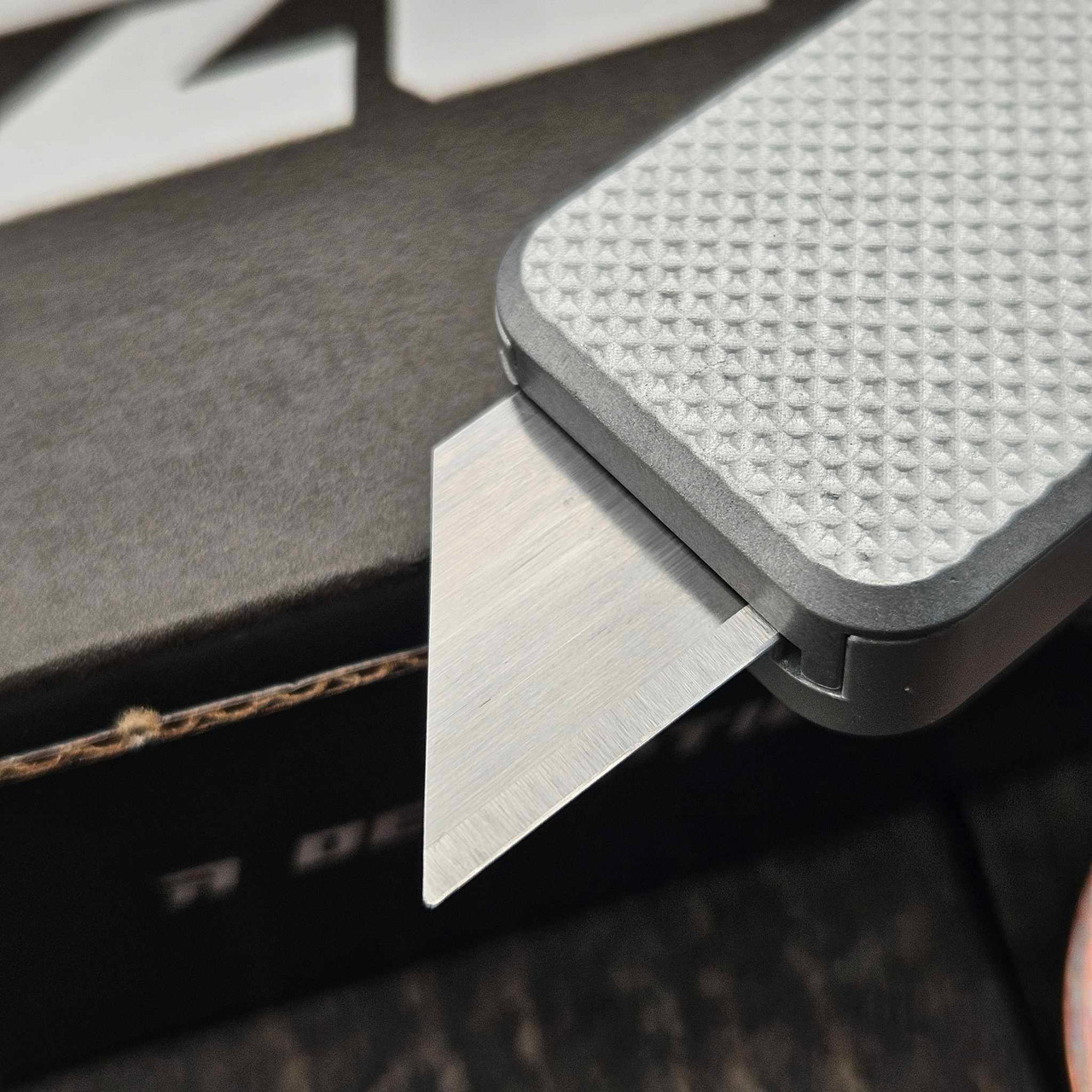 Rivery Zero Knurled Gray Aluminum Razor Blade OTF w/Lanyard Hole