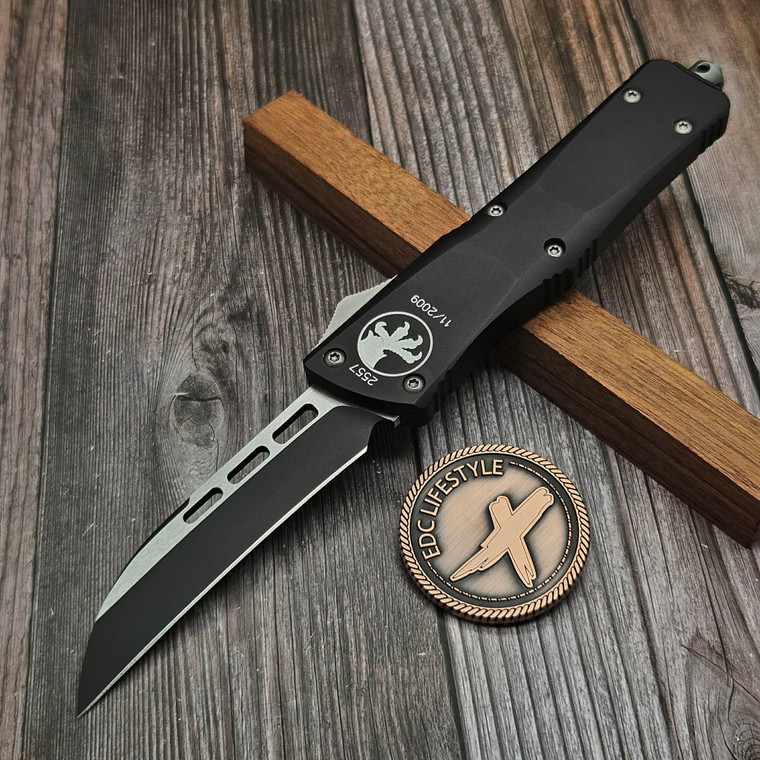 Microtech Troodon Wharncliffe 2-Tone Standard 145-1  - Preowned