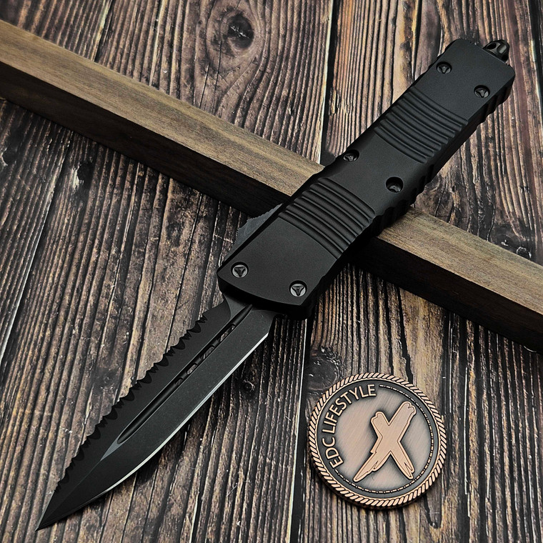 Microtech Combat Troodon DLC Shadow D/E Full Serrated 142-3DLCTSH S/N 681 - Preowned