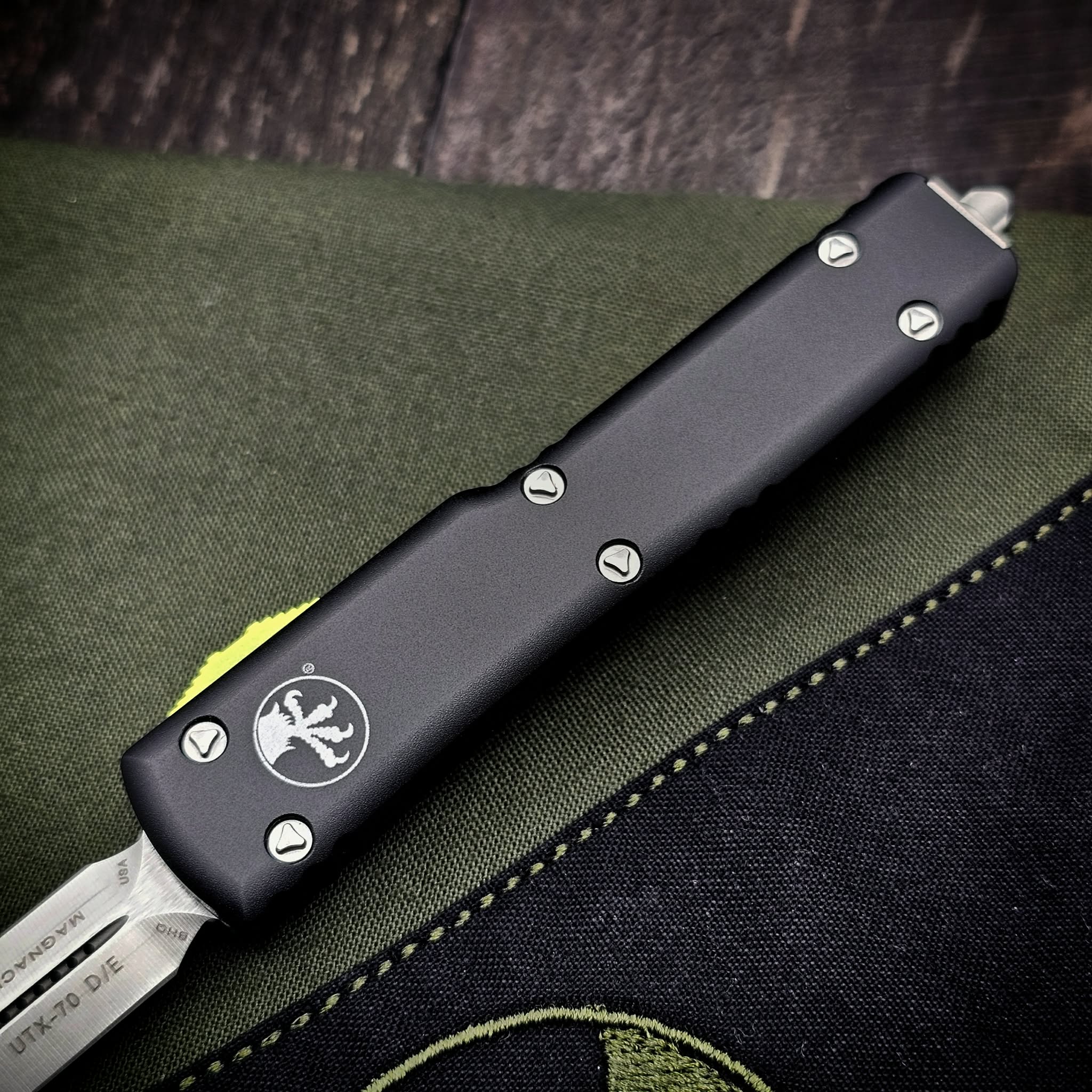 Microtech UTX-70 D/E Magnacut Stonewash 147-10HQ S/N 001