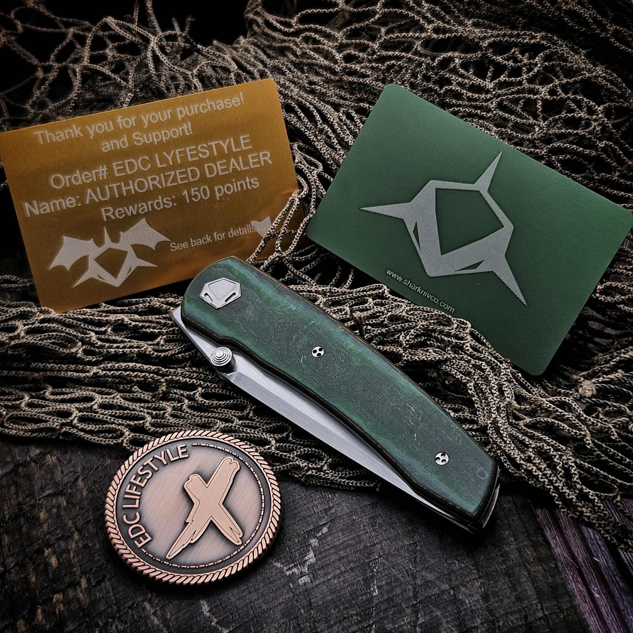 Sharknivco Waka V4.9 Green Camoquartz Liner Lock RWL34 Hand Satin