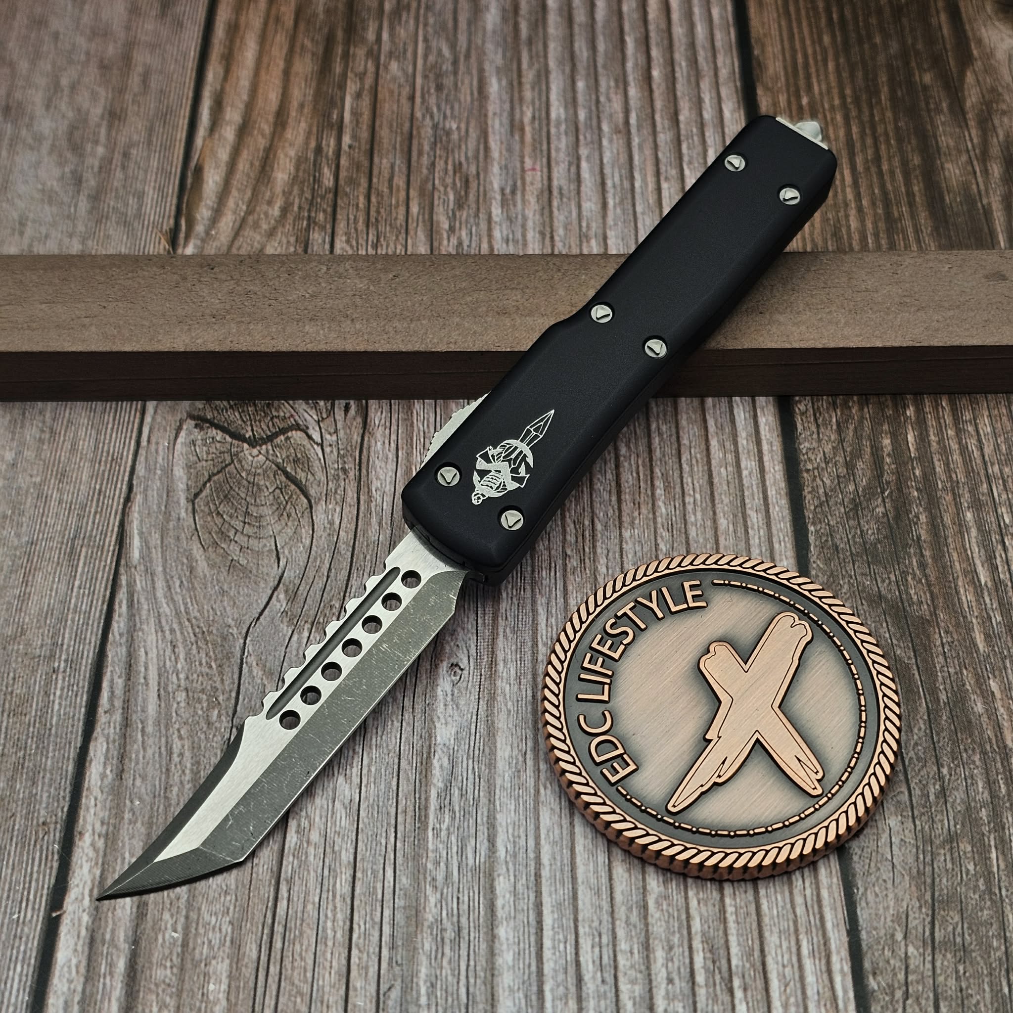 Microtech UTX-70 Black Hellhound Apocalyptic 419-10AP - Preowned