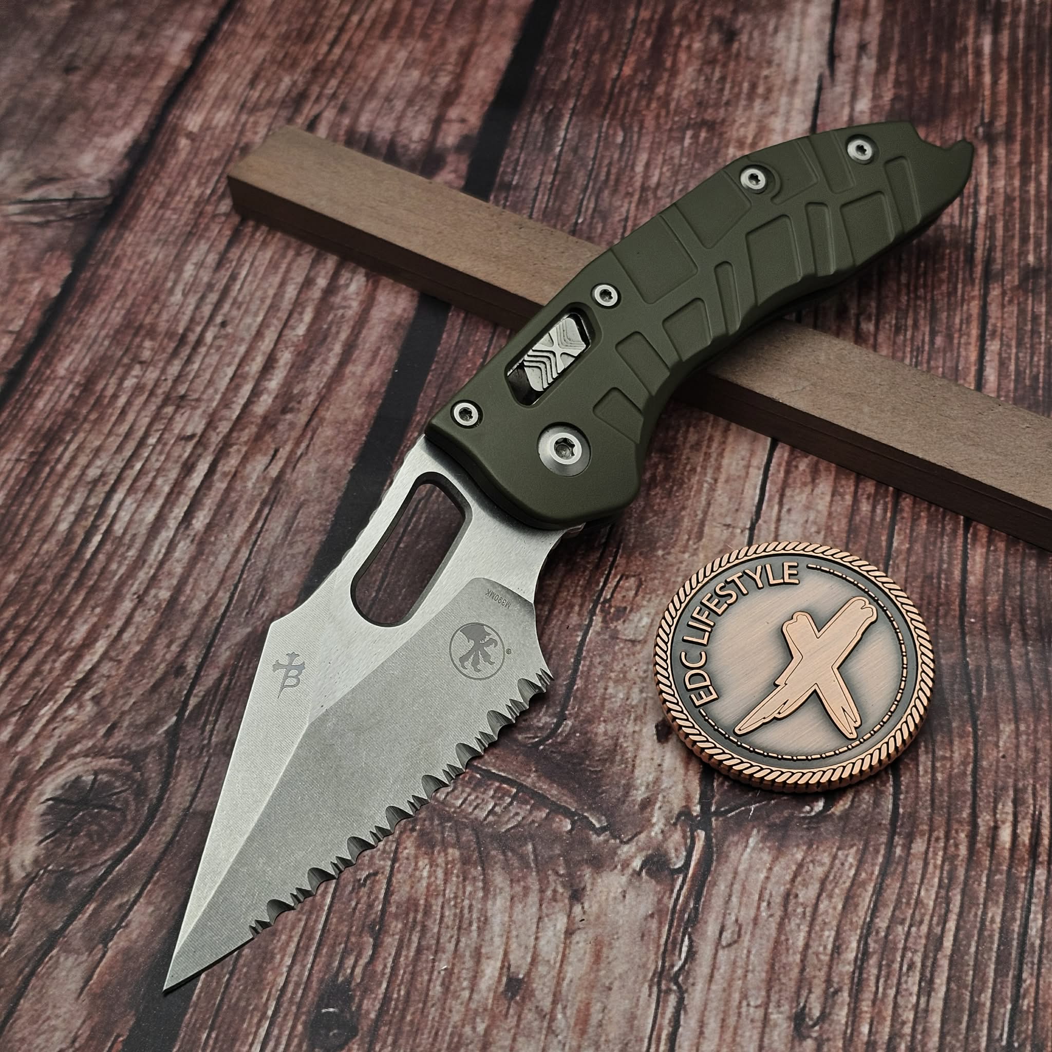 Microtech Stitch Ram-Lok Black Fluted G-10 & Lex Titanium Scales