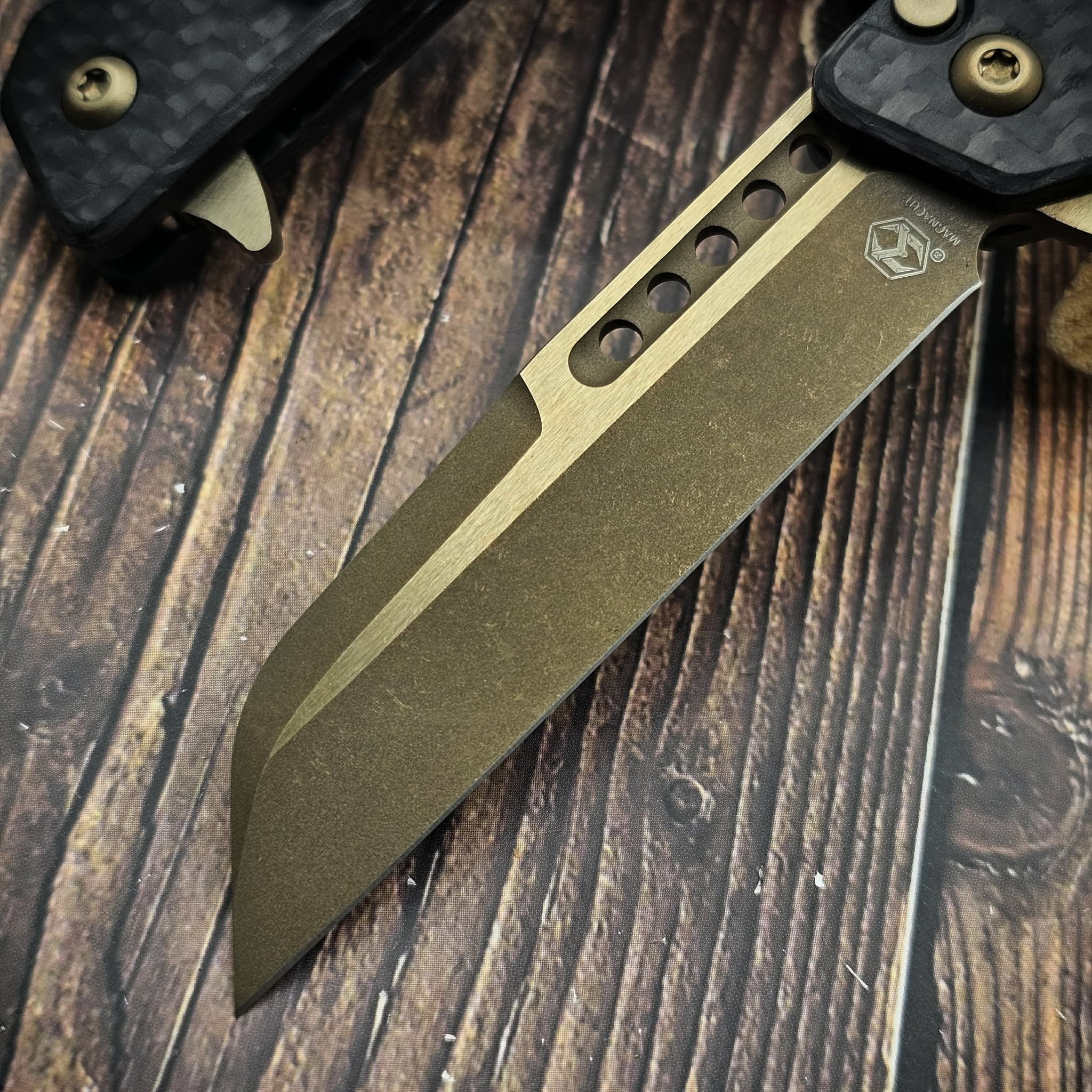 Heretic Knives Jinn Carbon Fiber Button Lock Flipper 3