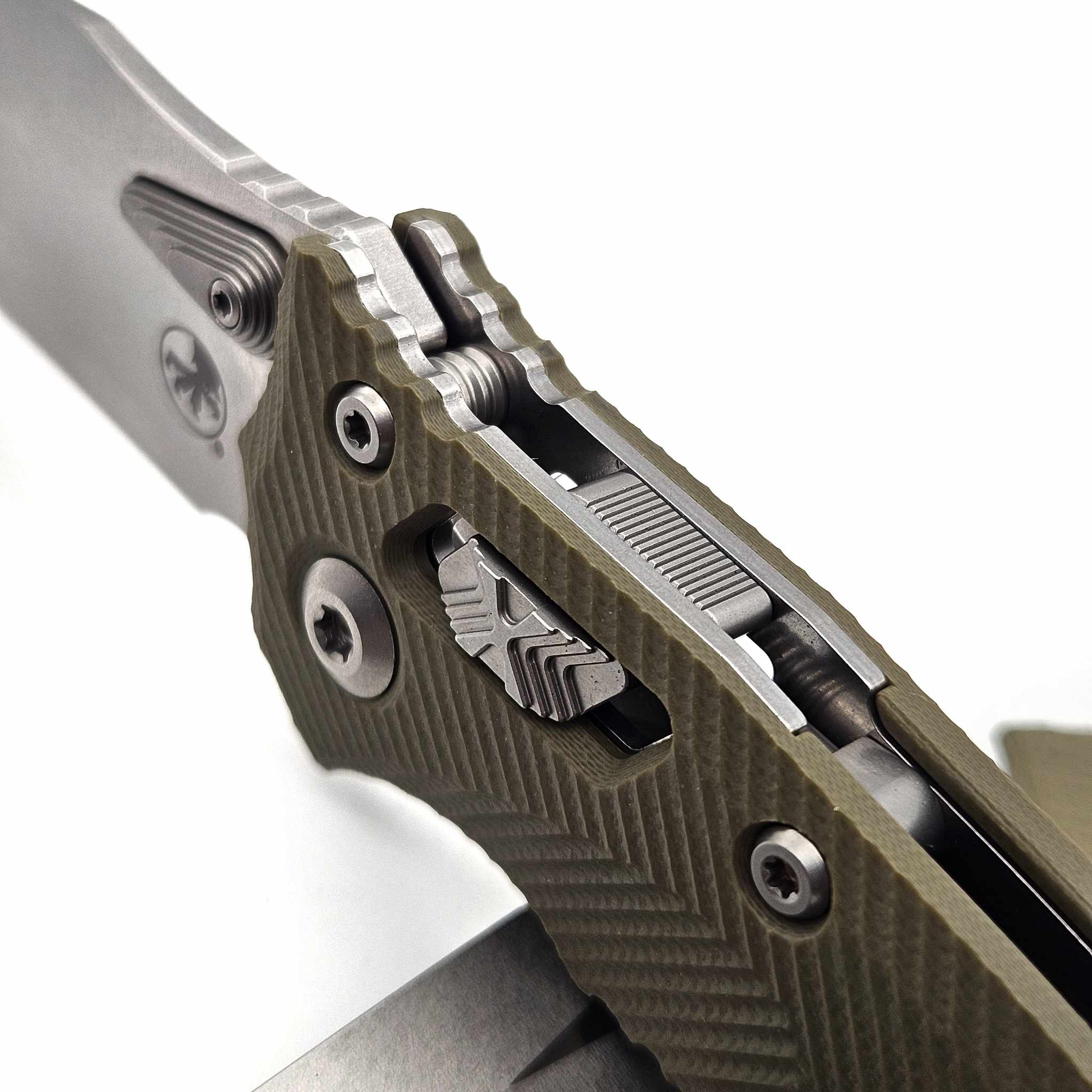 Microtech Amphibian Ram-Lok 137RL-10FLGTOD Fluted OD Green G-10