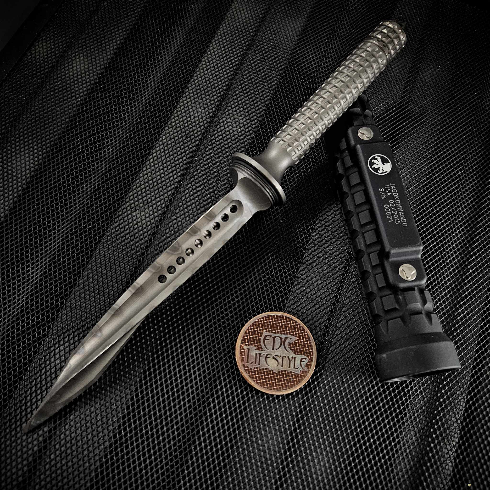 Microtech 105-7TI JagdKommando Flamed Titanium Fixed Blade - Preowned