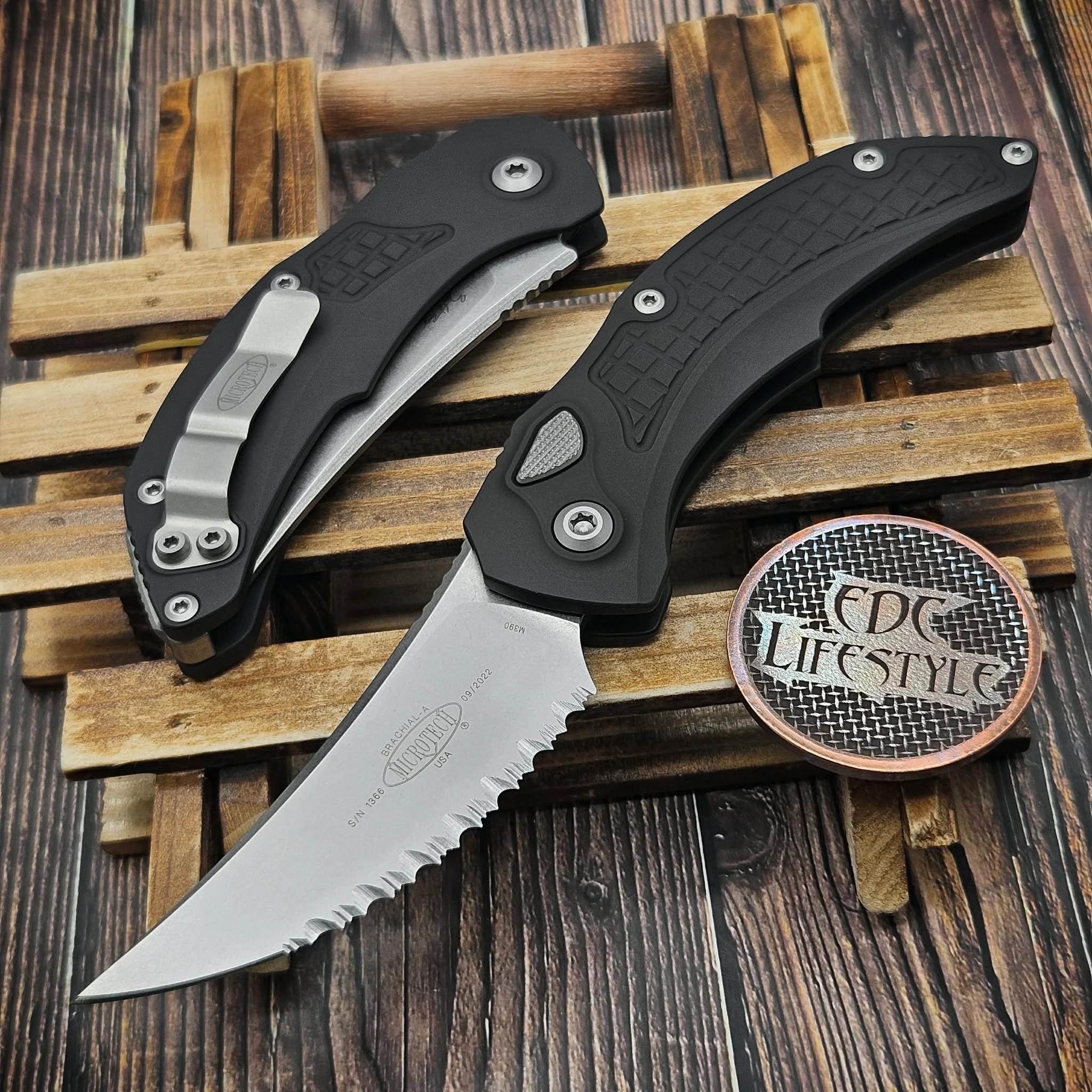 ◆タチカワ◆バーチカル◆W318×H203◆Z-2512BL6◆ Microtech/Bastinelli Brachial 268A-12 Stonewash Serrated AUTO