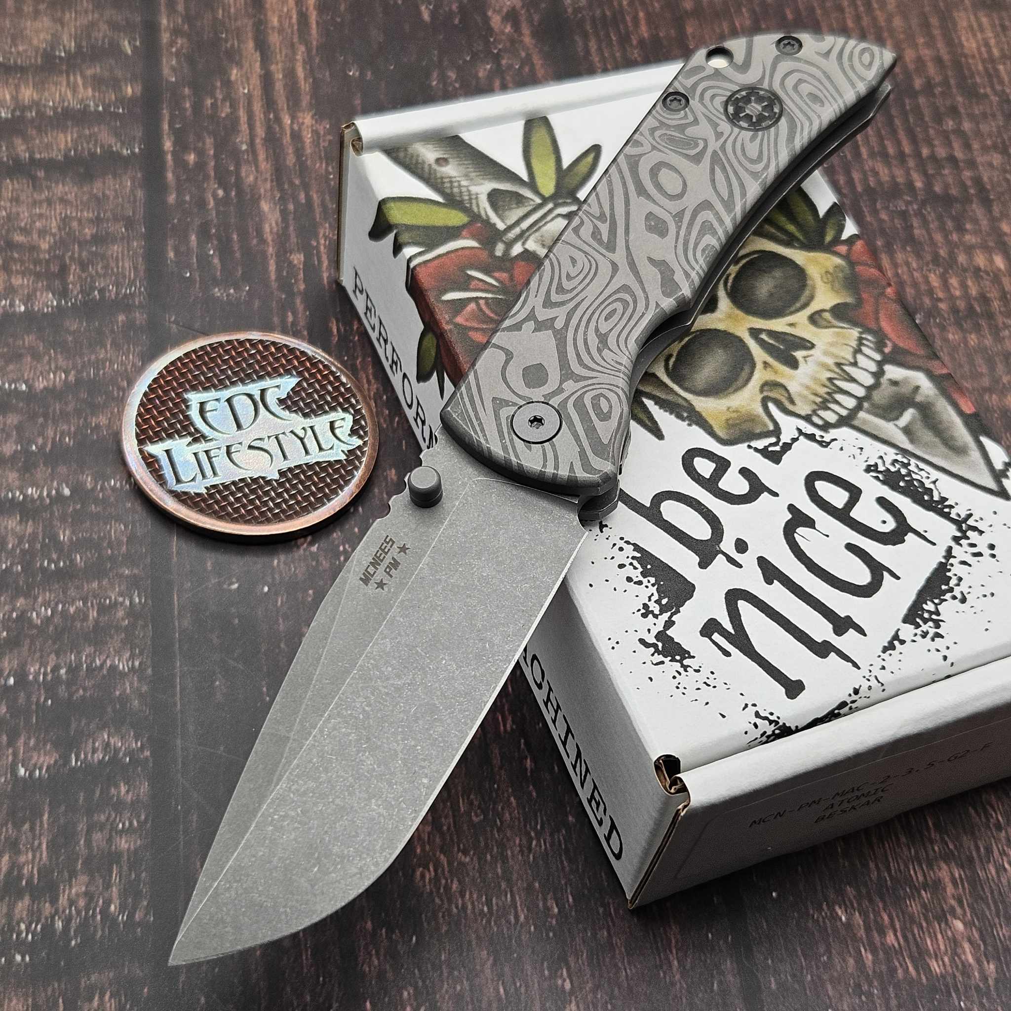 McNees Knives MAC 2 3.5 - Atomic Beskar Engraving