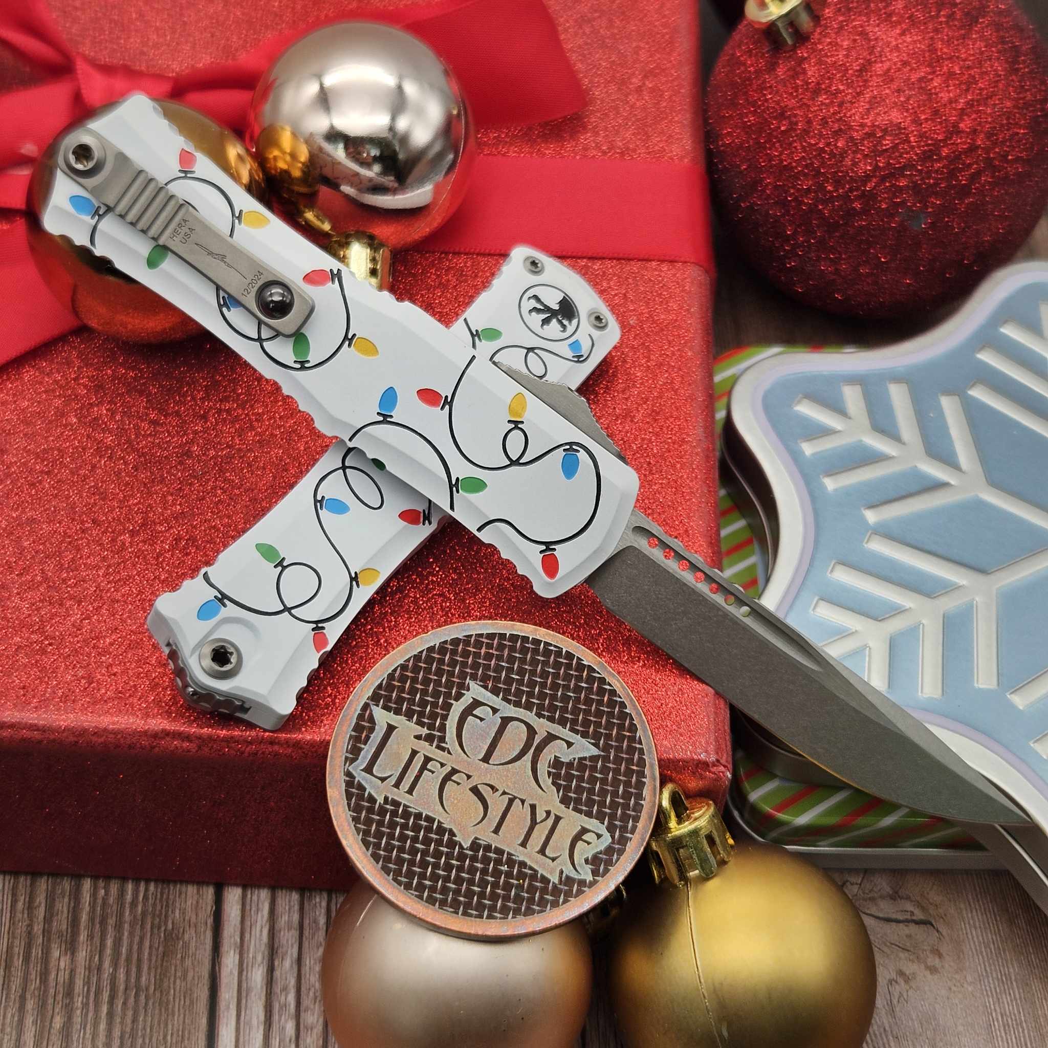 Microtech Hera II Mini Single Edge Christmas White 2.95