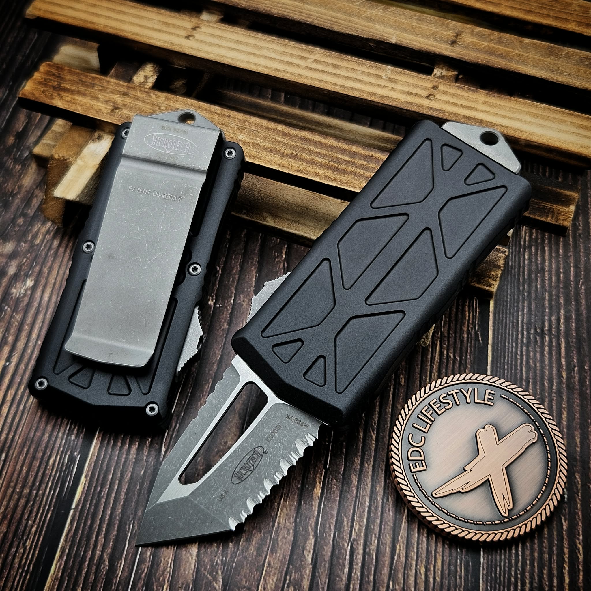 Microtech Exocet 158-12AP Black Apocalyptic Tanto Full Serrated