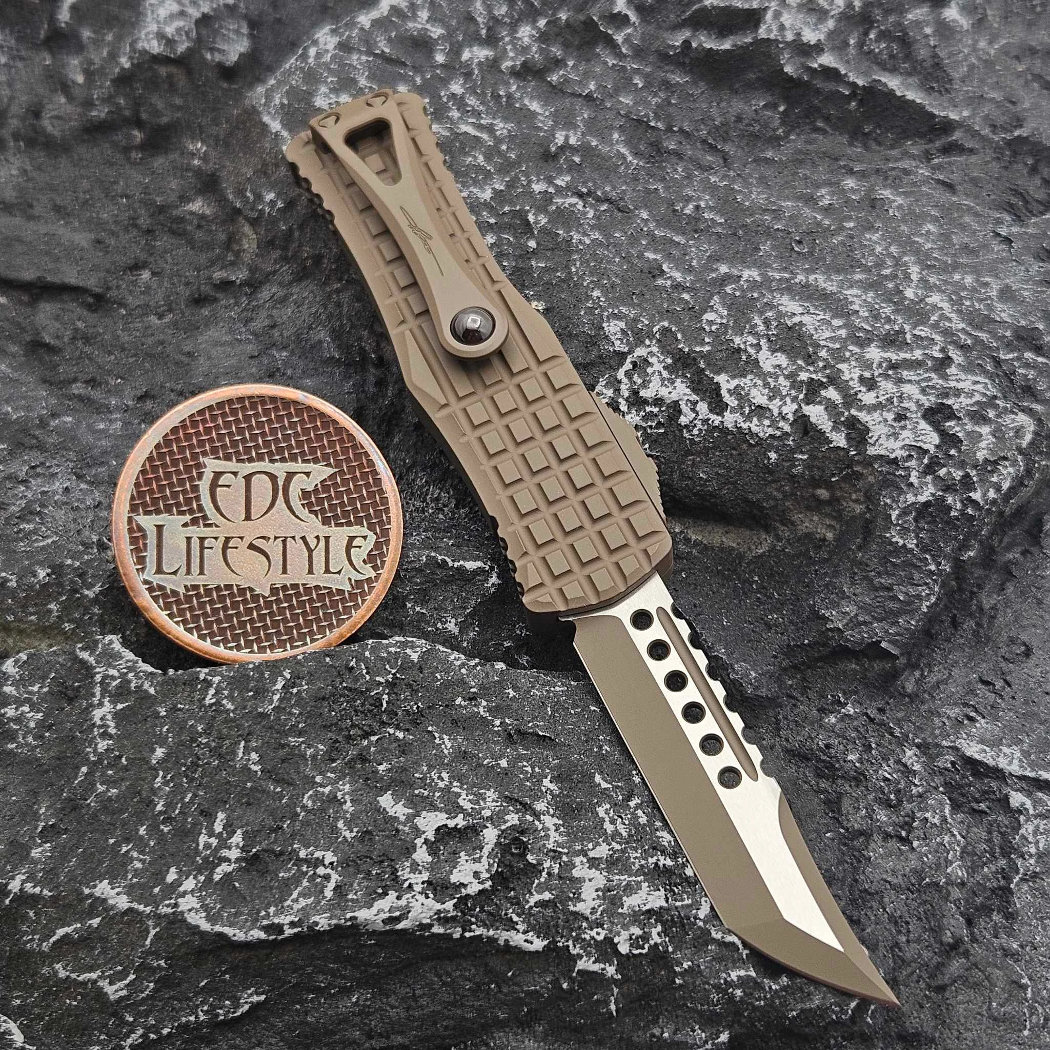 Microtech 919-1FRCCHS Hera Hellhound Frag Cerakote Choclate Brown