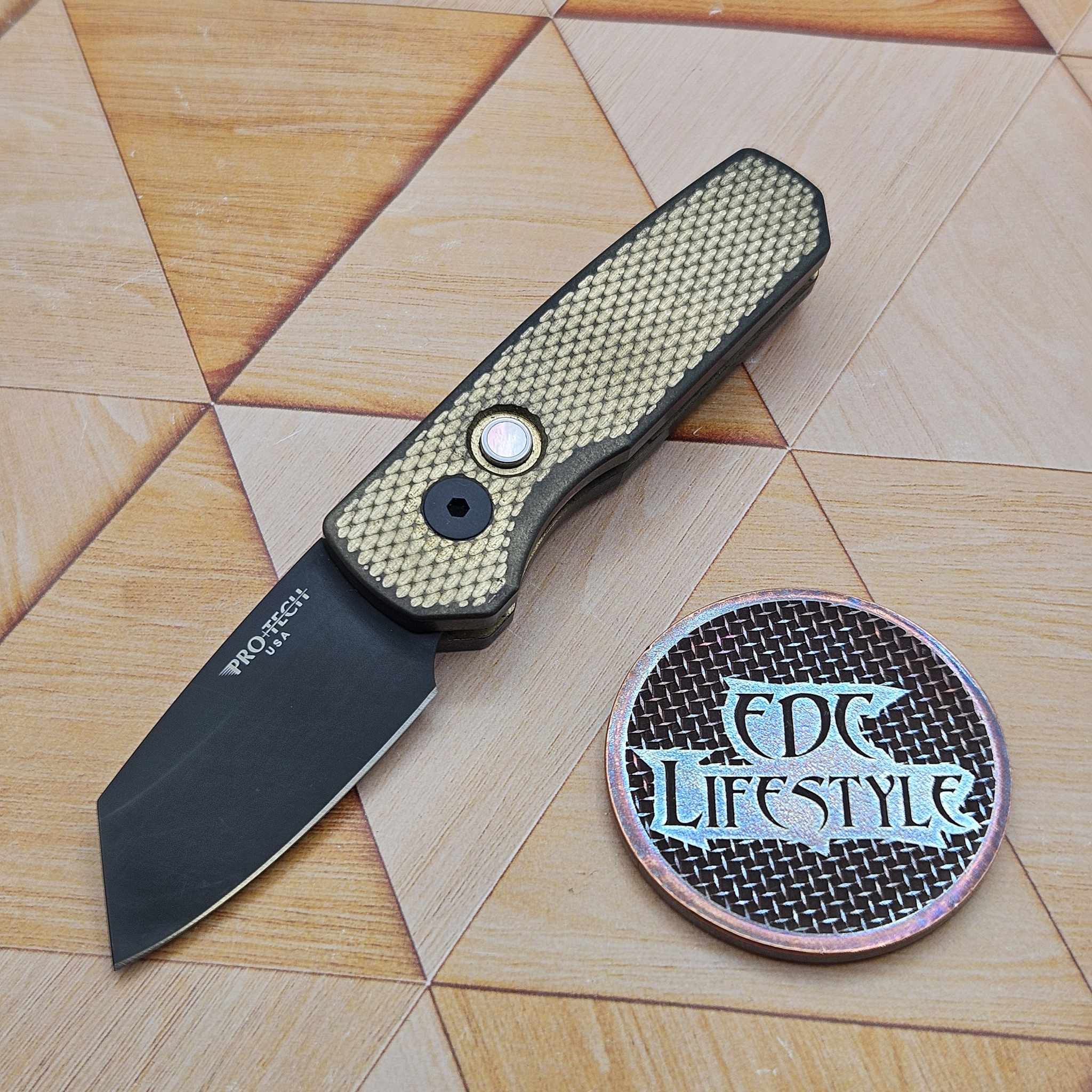 【TOP DOWN様】専用。15CALCUTTA CONQUEST Pro-Tech Knives Runt 5 Custom Enthusiants Exclusive Textured
