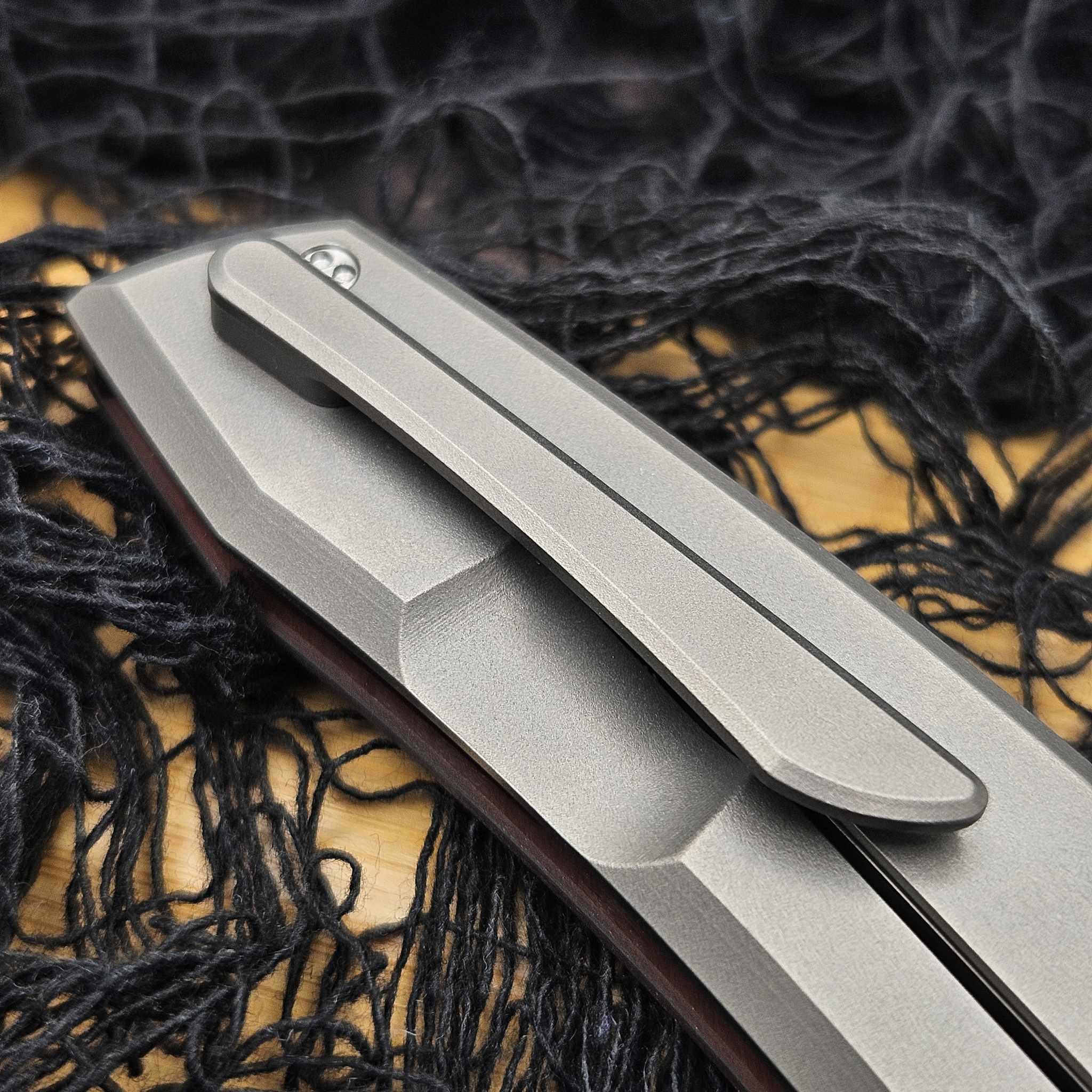 Sharknivco Waka Red CamoQuartz w/RWL34 ZirBlast Blade