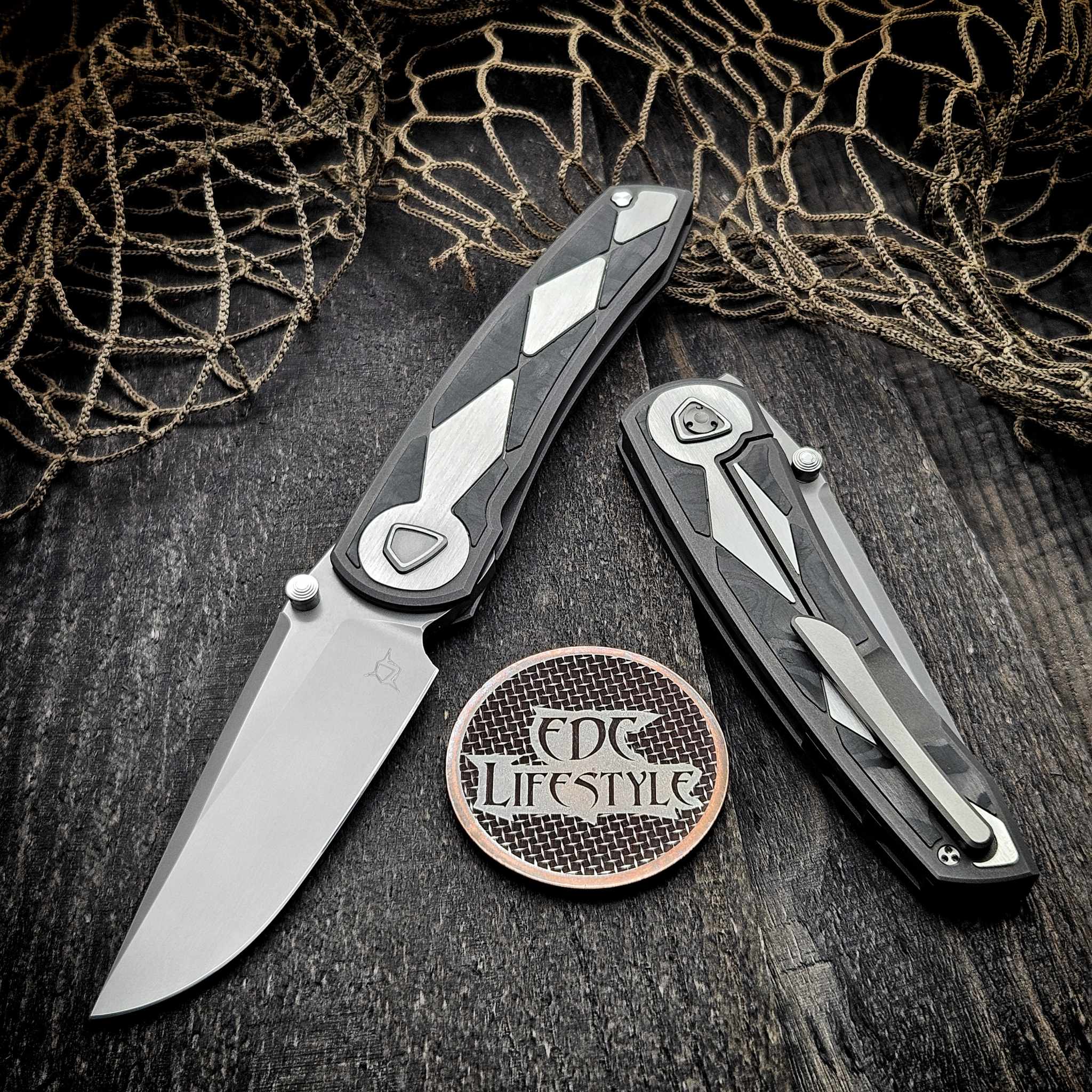 Sharknivco Waka Black CamoQuartz Frame Lock Two-Tone Titanium