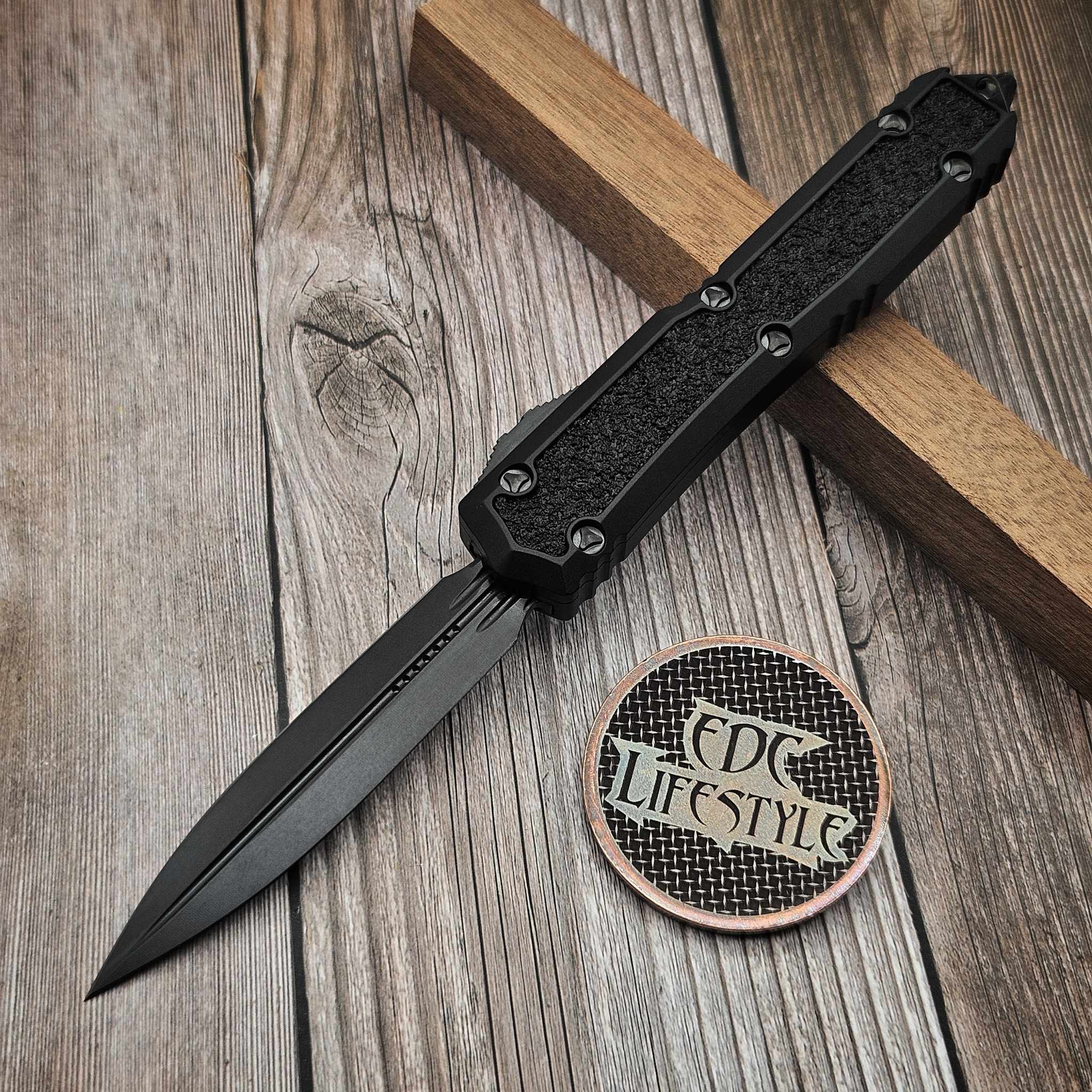 Microtech Makora 206-1DLCTSH DLC Shadow D/E - Preowned