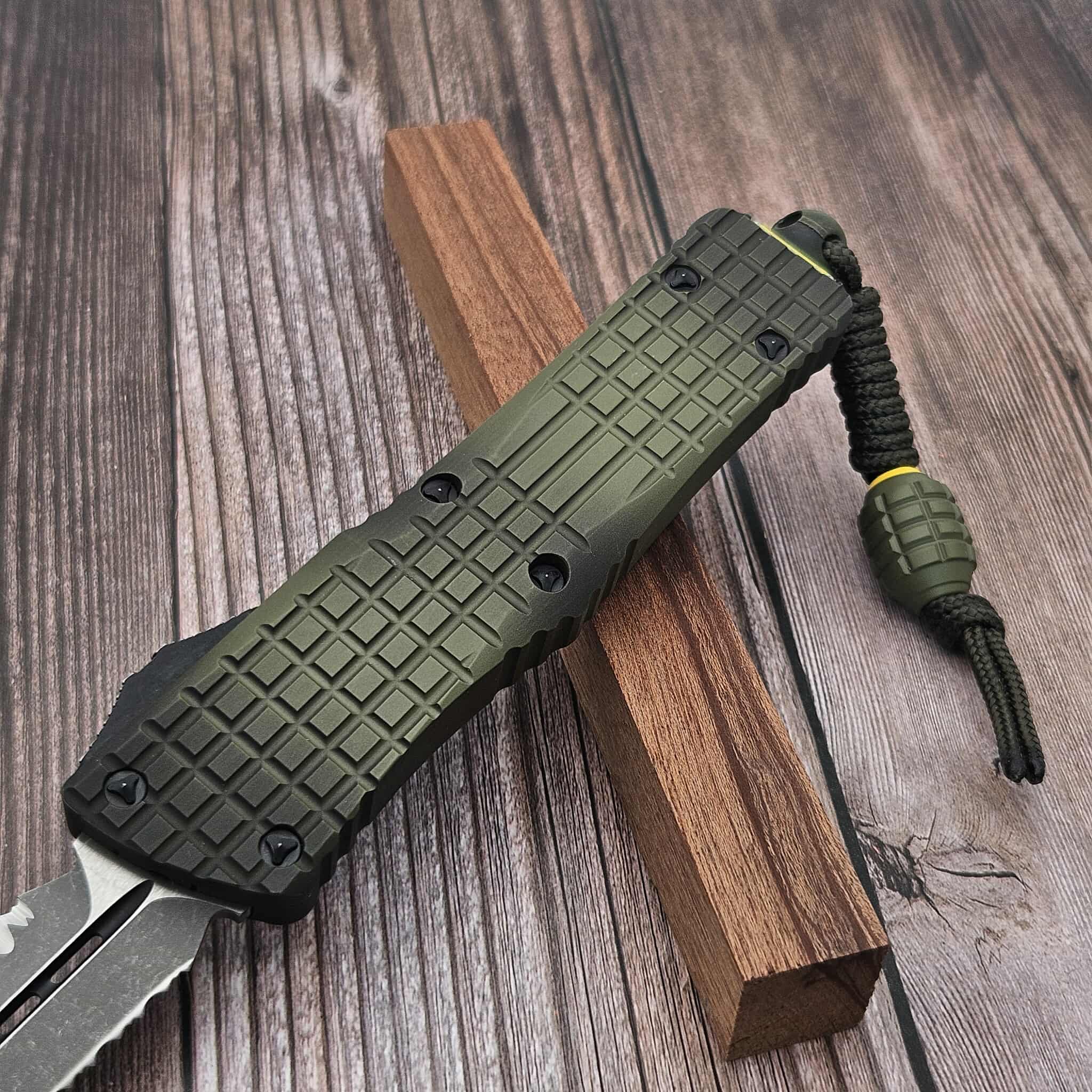 Microtech Combat Troodon D/E Frag Off Grenade Green Apocalyptic