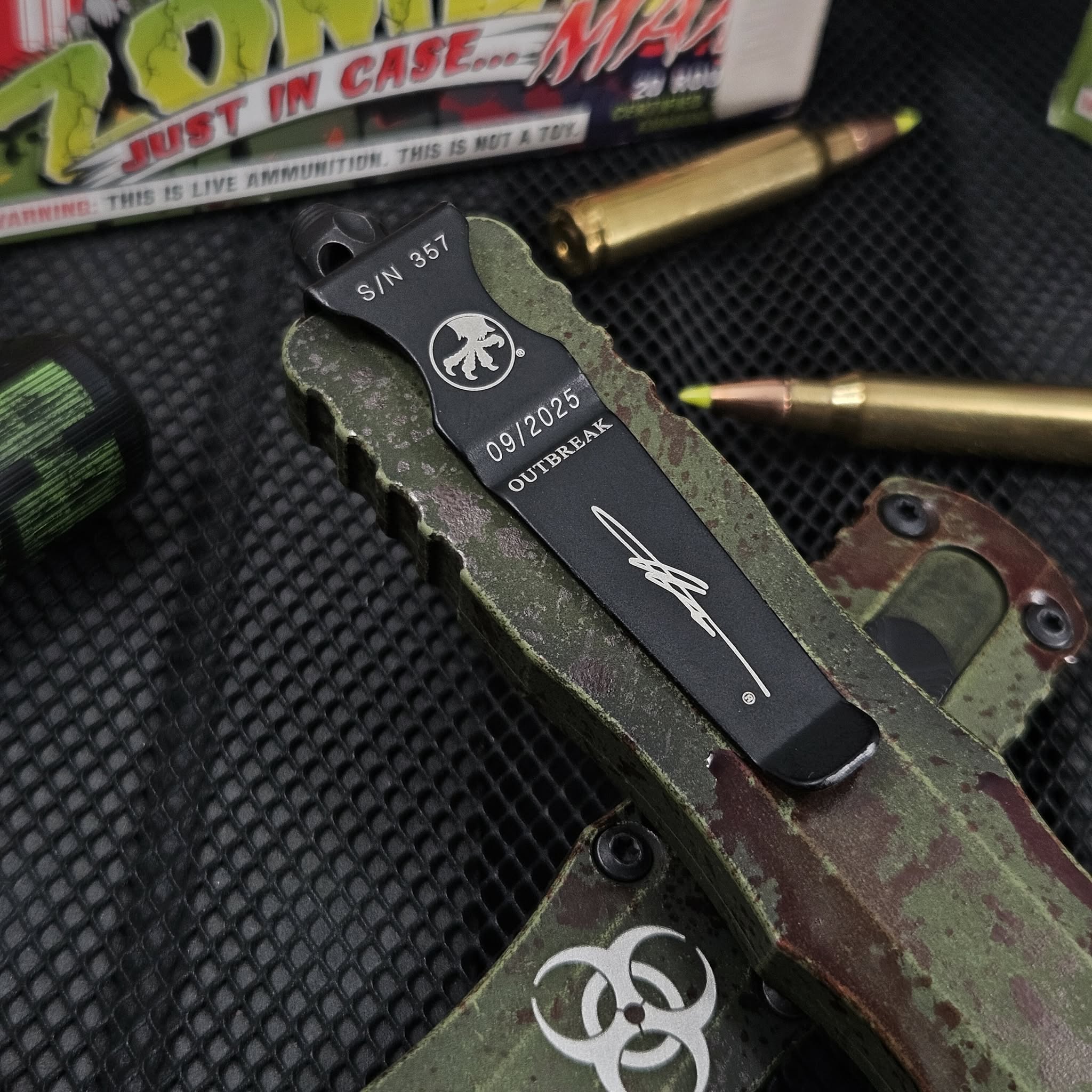 Microtech Knives Dirac Delta Outbreak 3.75