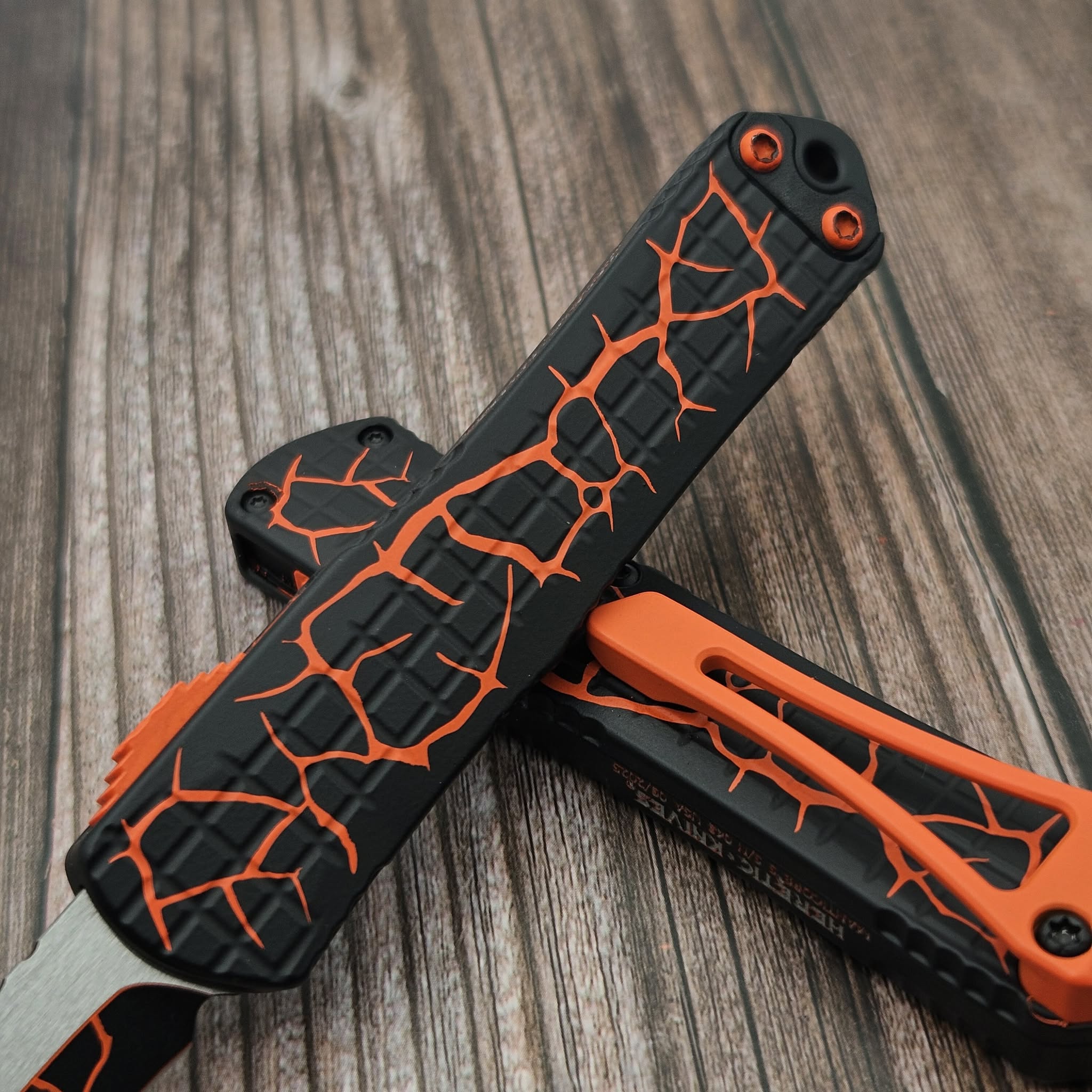 Heretic Knives Manticore S Recurve OTF Auto – Grenade Grip UV