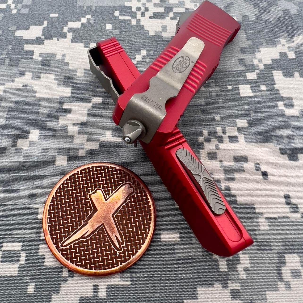 Microtech Troodon 138-13APRD Red Double Edge Bronze Apocalyptic