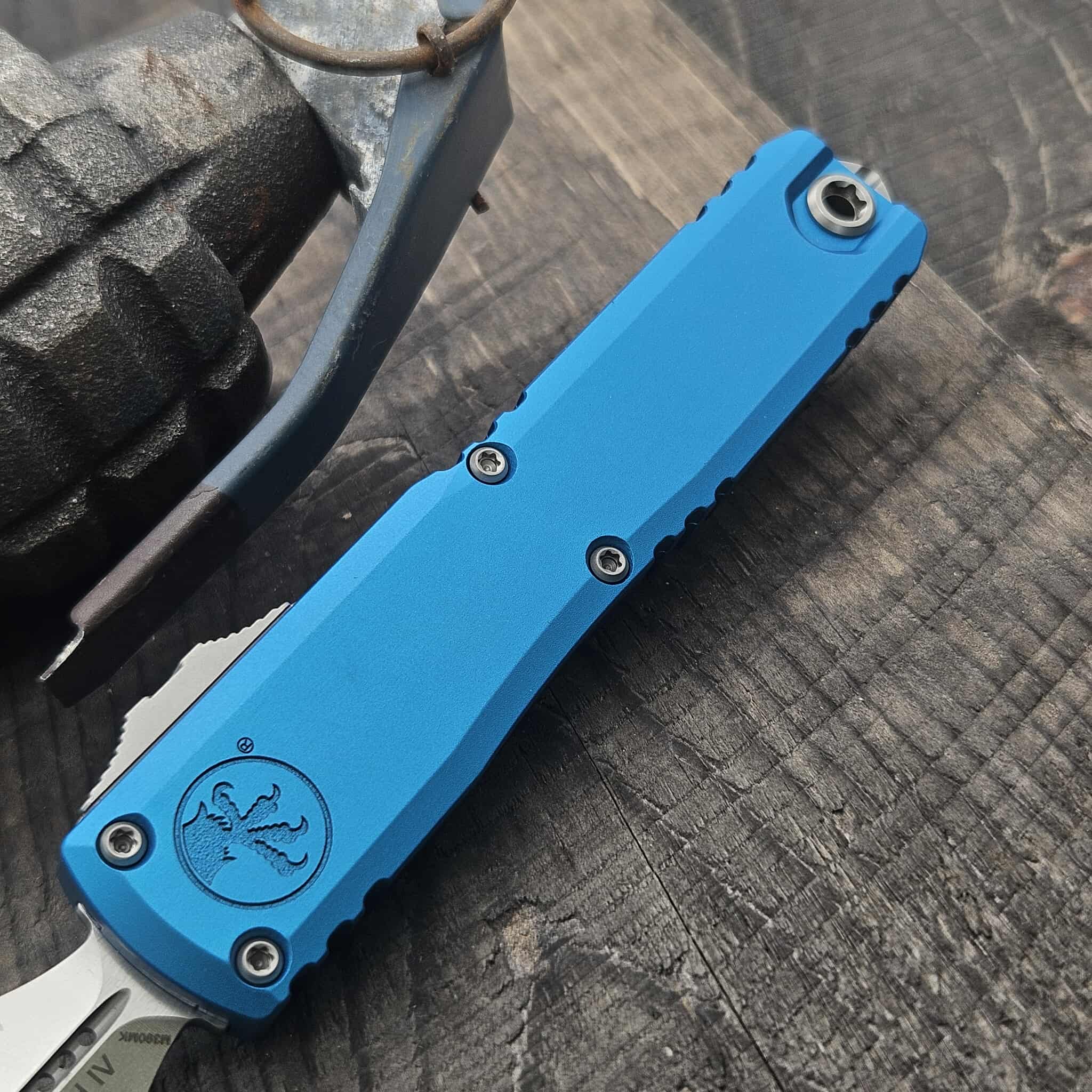 Microtech Ultratech D/E Gen IV Blue Stonewash Full Serrated 11224