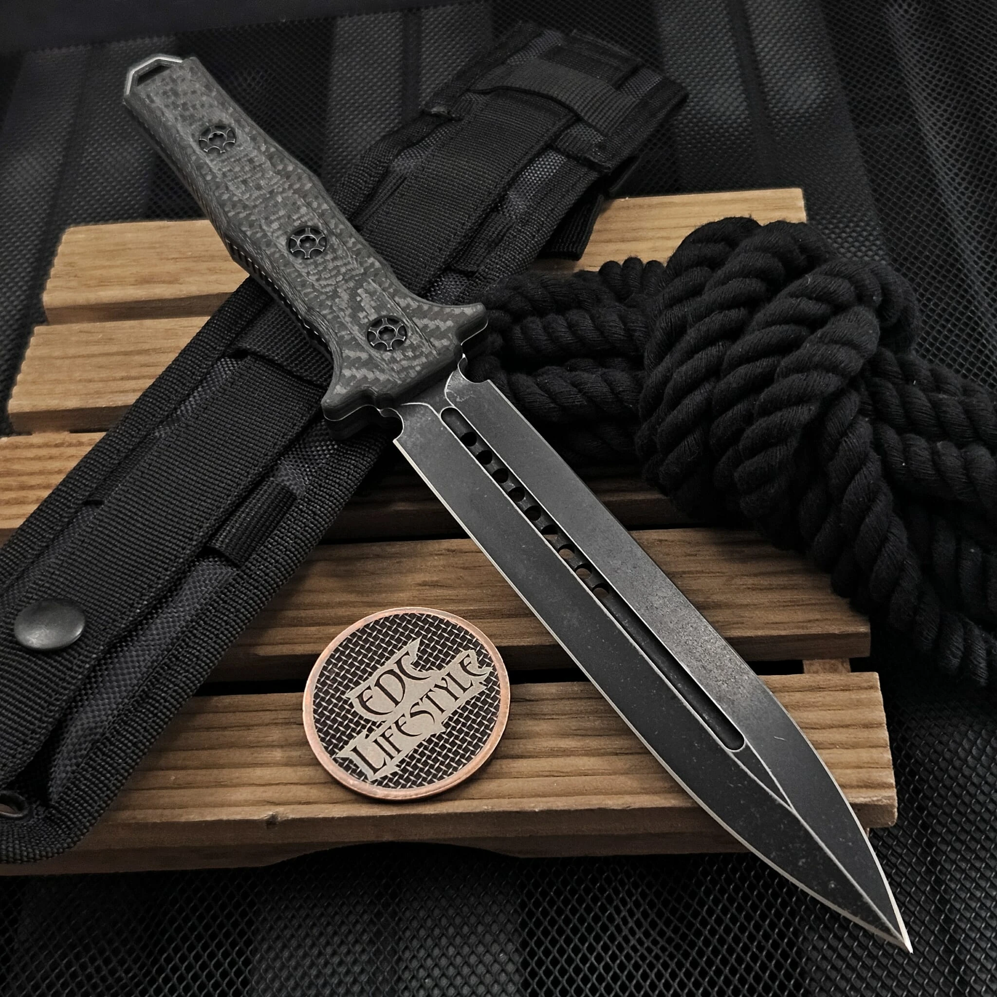 カリフォルニーさま専用 WILDLANDS Heretic Nephilim Carbon Fiber Handle Battleworn Black Blade H003-8A-CF