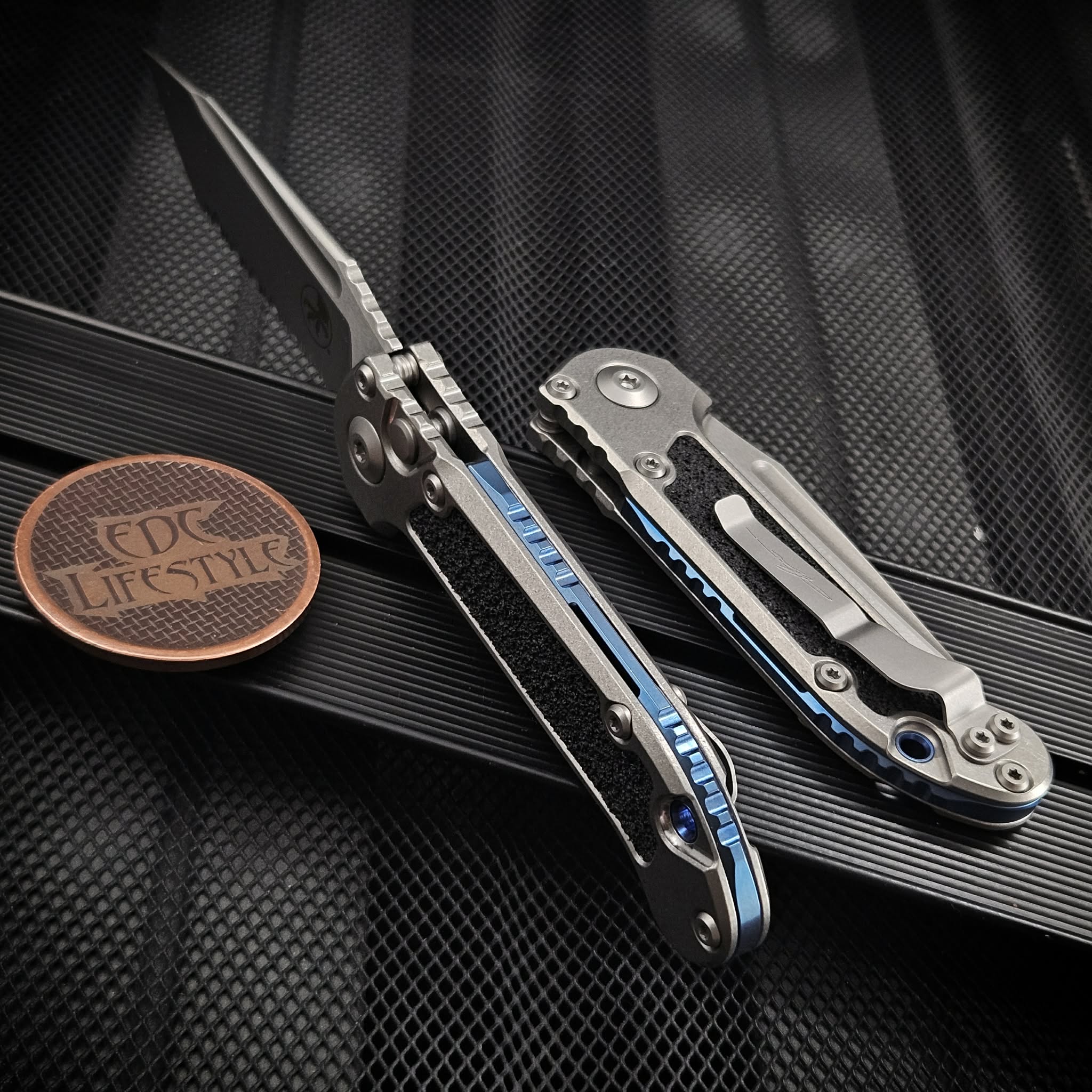 Microtech LUDT Titanium Textured Inlay T/E Full Serrated Stonewash
