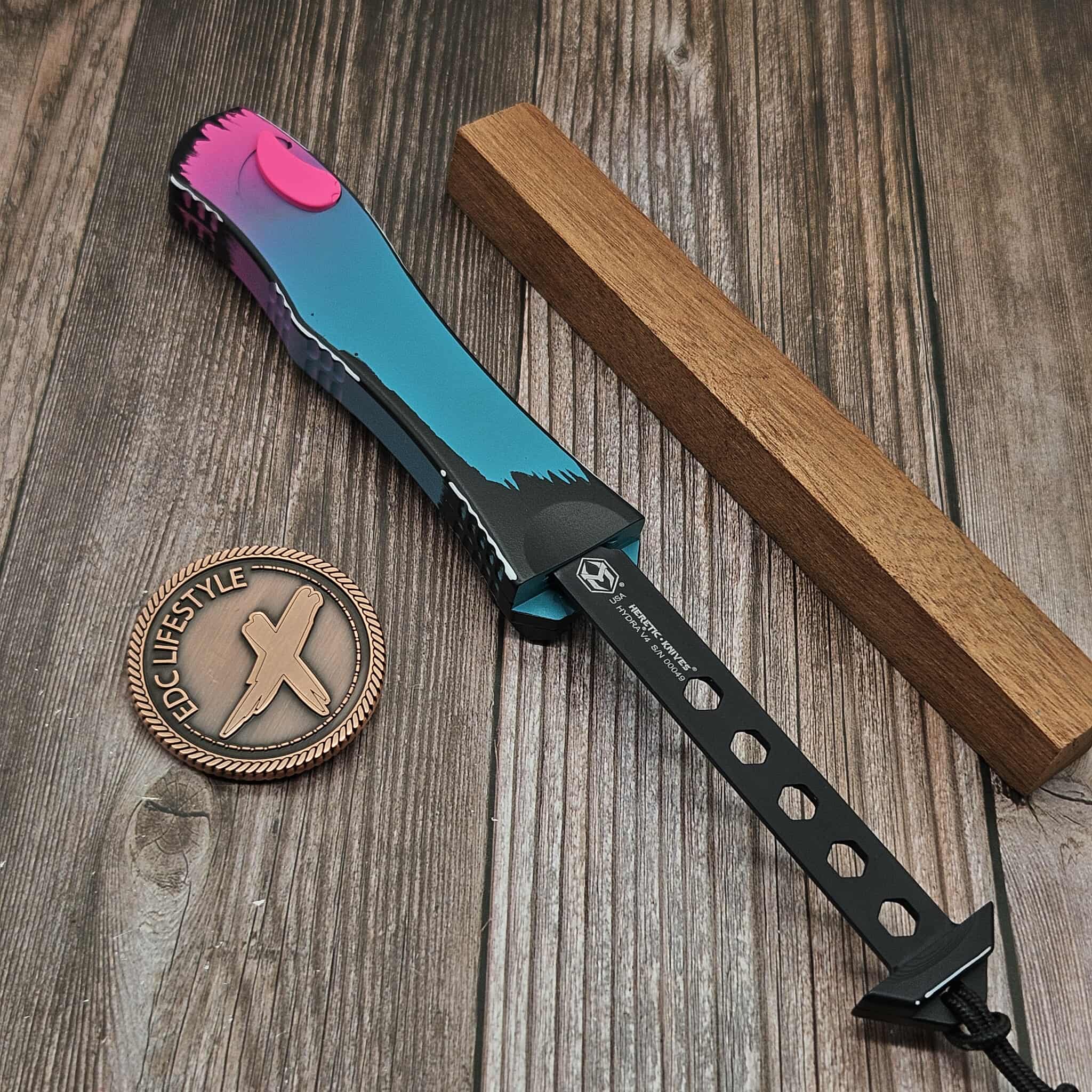Heretic Hydra V4 T/E Miami Vice Cel Shading H406-CS-MV - Preowned