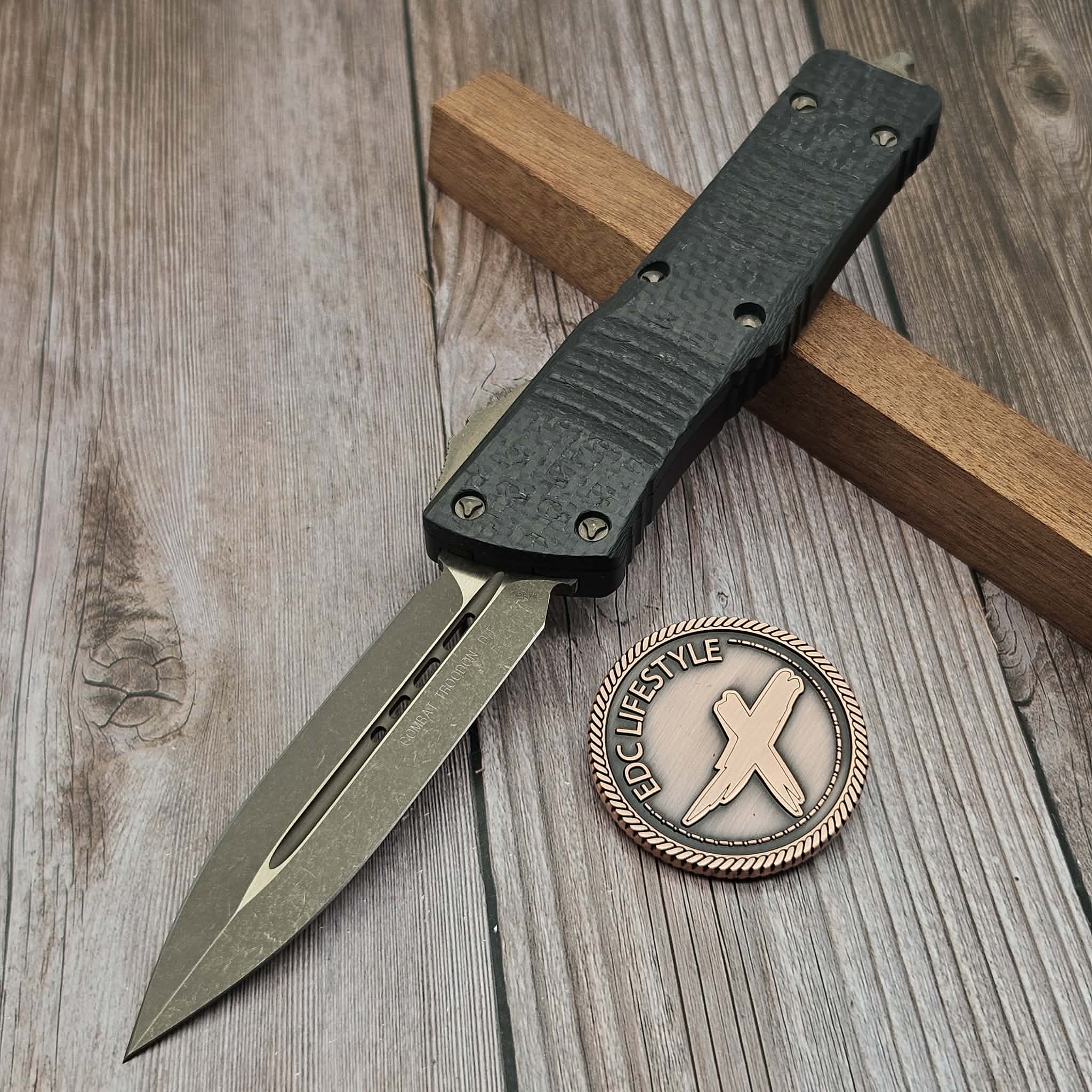 Microtech Combat Troodon Carbon Fiber D/E Bronze Apocalyptic 142