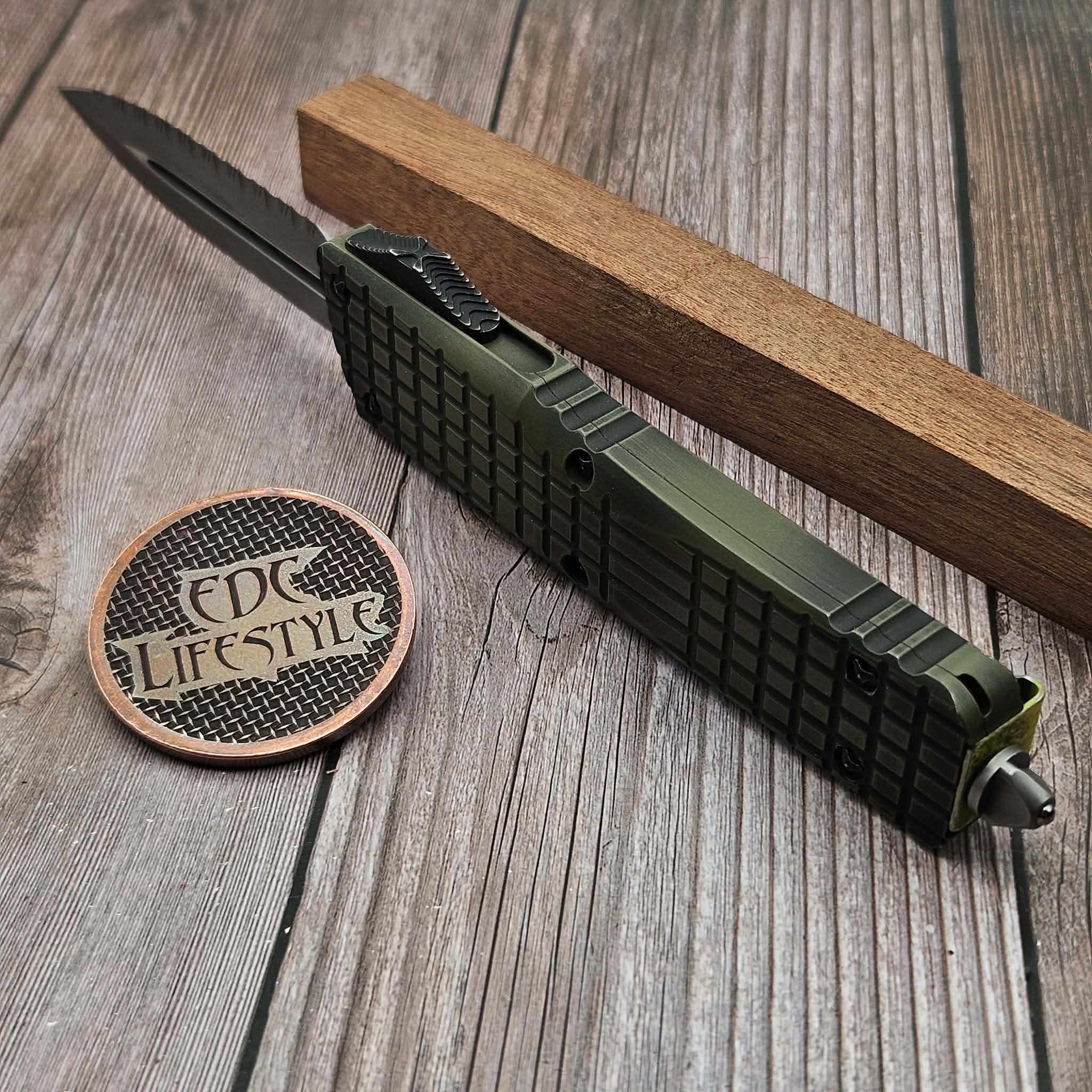 Microtech Combat Troodon Frag OFF Grenade Green D/E Double Reverse