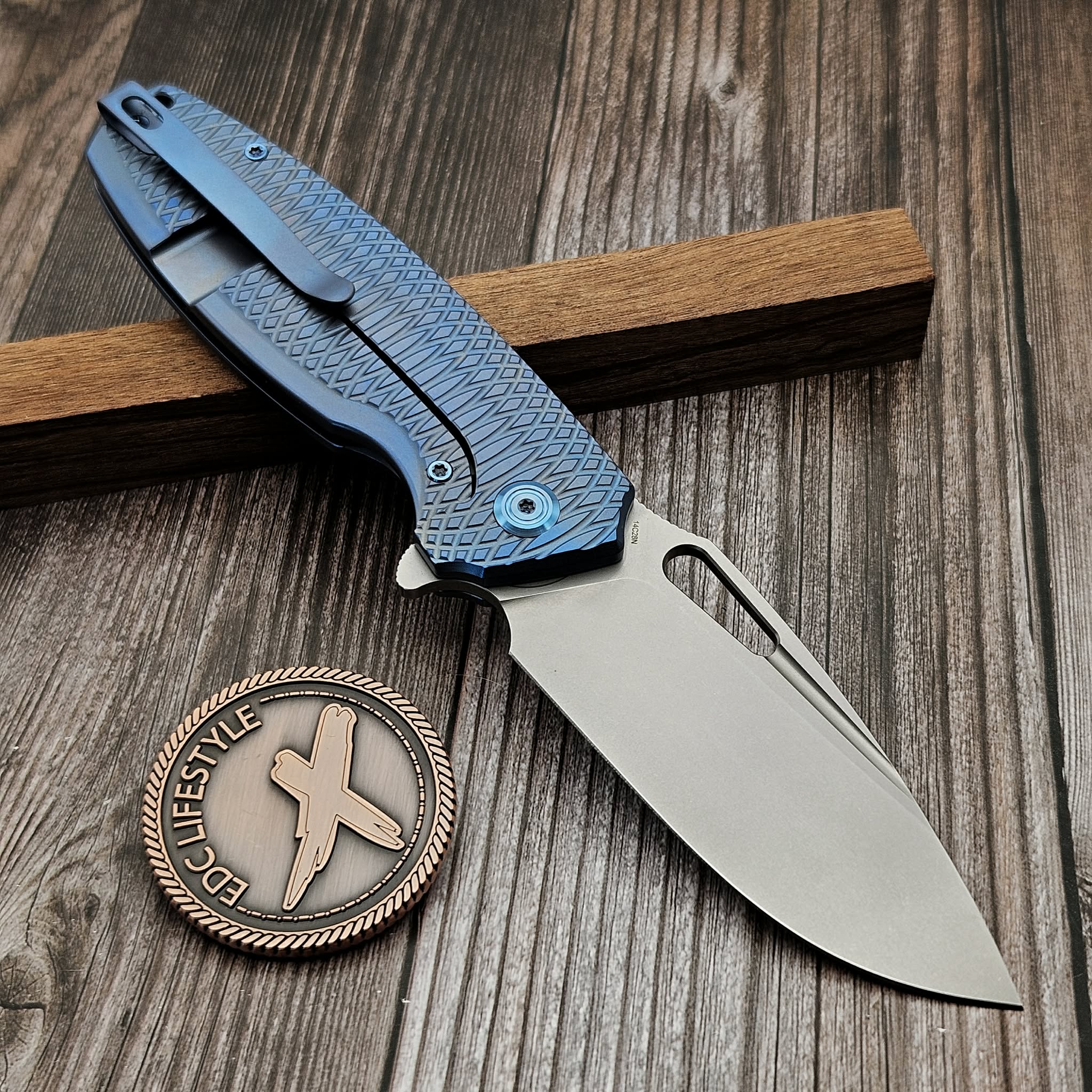 Kubey Tityus Frame Lock Flipper Folding Knife Blue Pattern