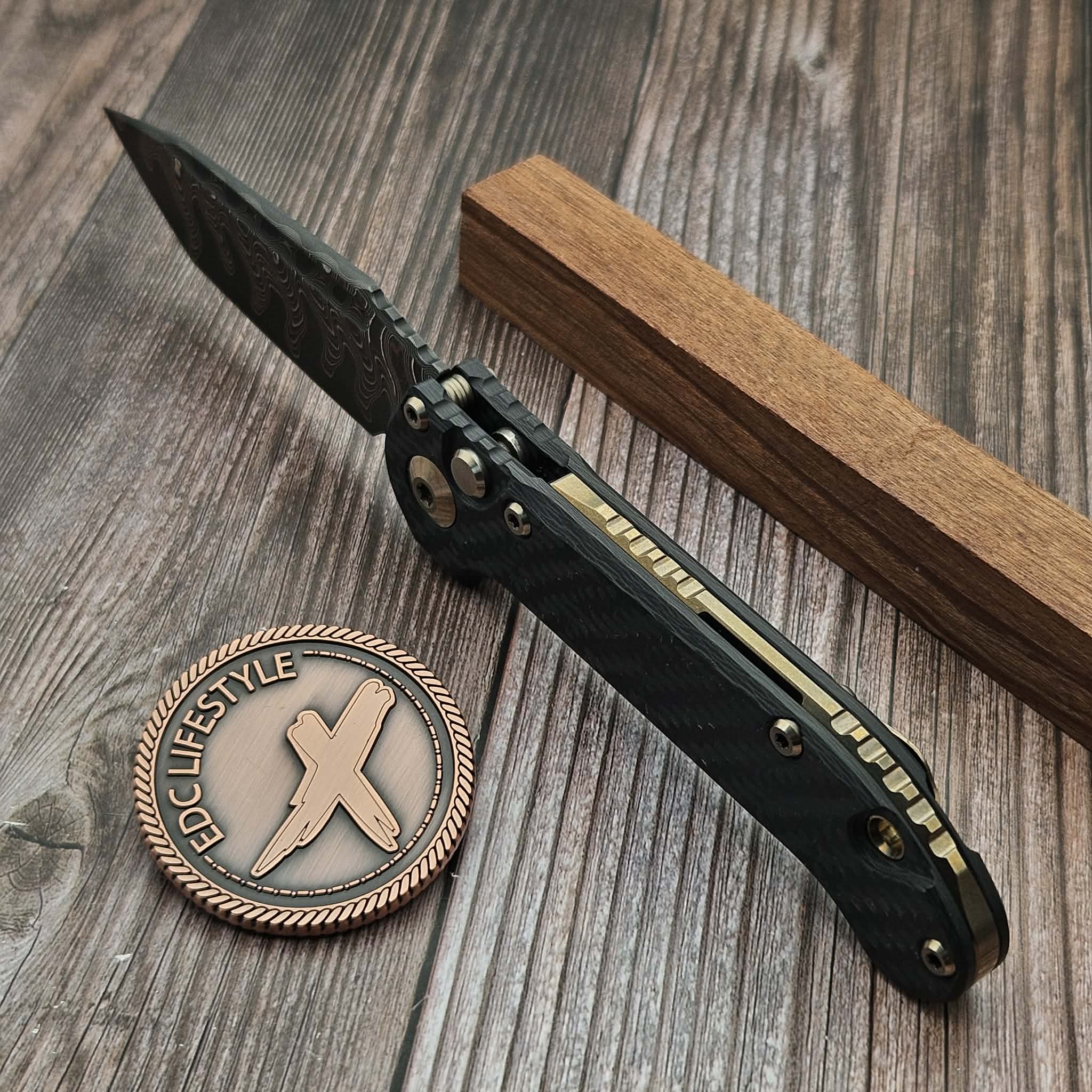 Microtech LUDT T/E Baker Forge Damascus Carbon Fiber Handles 1136