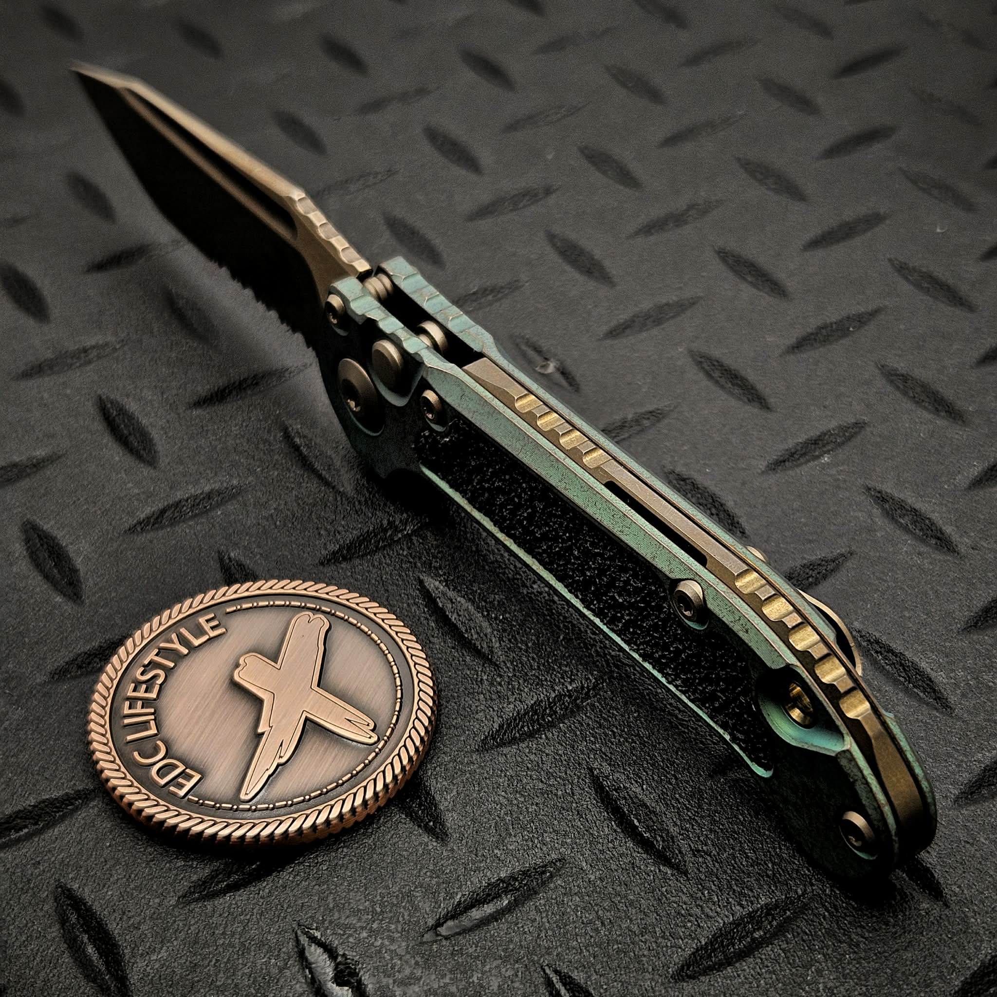Microtech LUDT Antique Green Titanium Textured Inlay Bronzed T/E