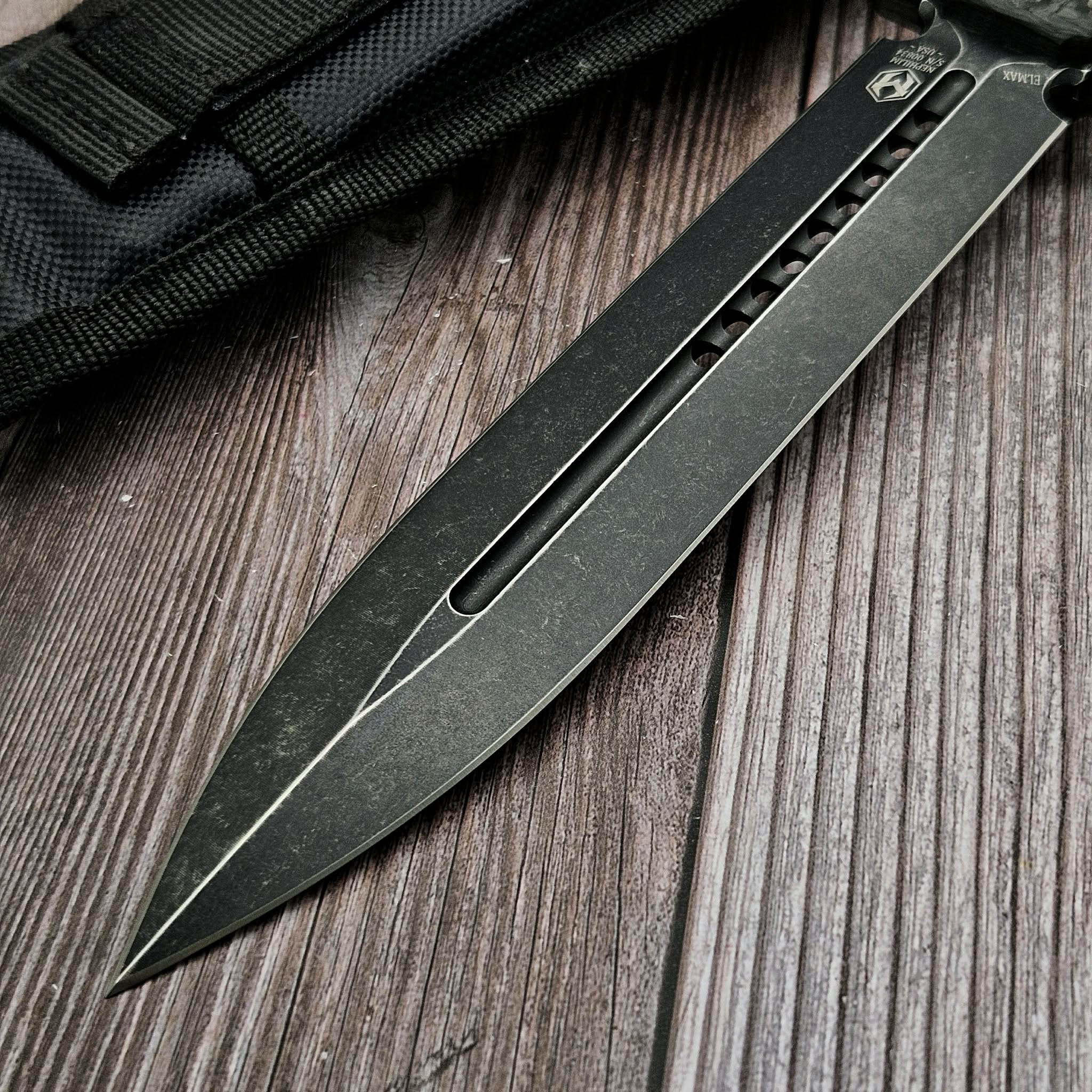 Heretic Nephilim Carbon Fiber Handle Battleworn Black Blade H003
