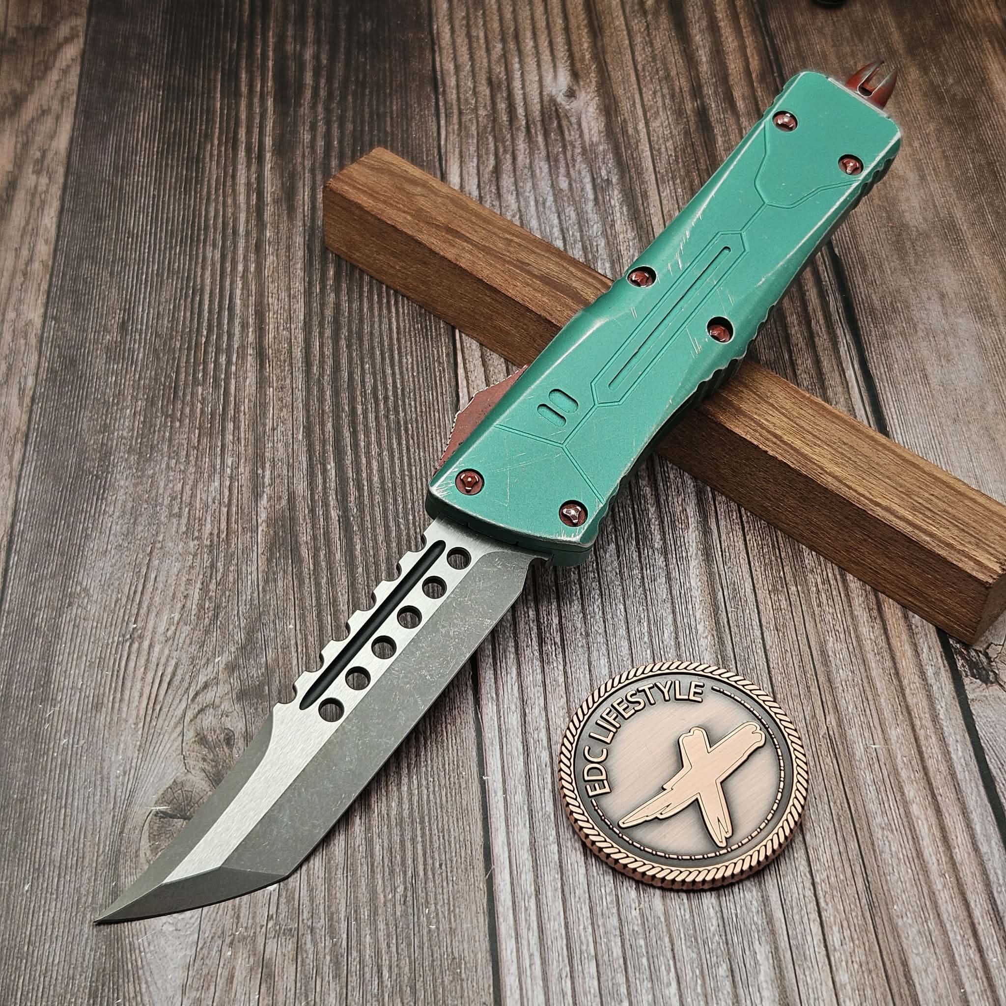 Microtech Knives Combat Troodon Hellhound Bounty Hunter DNA