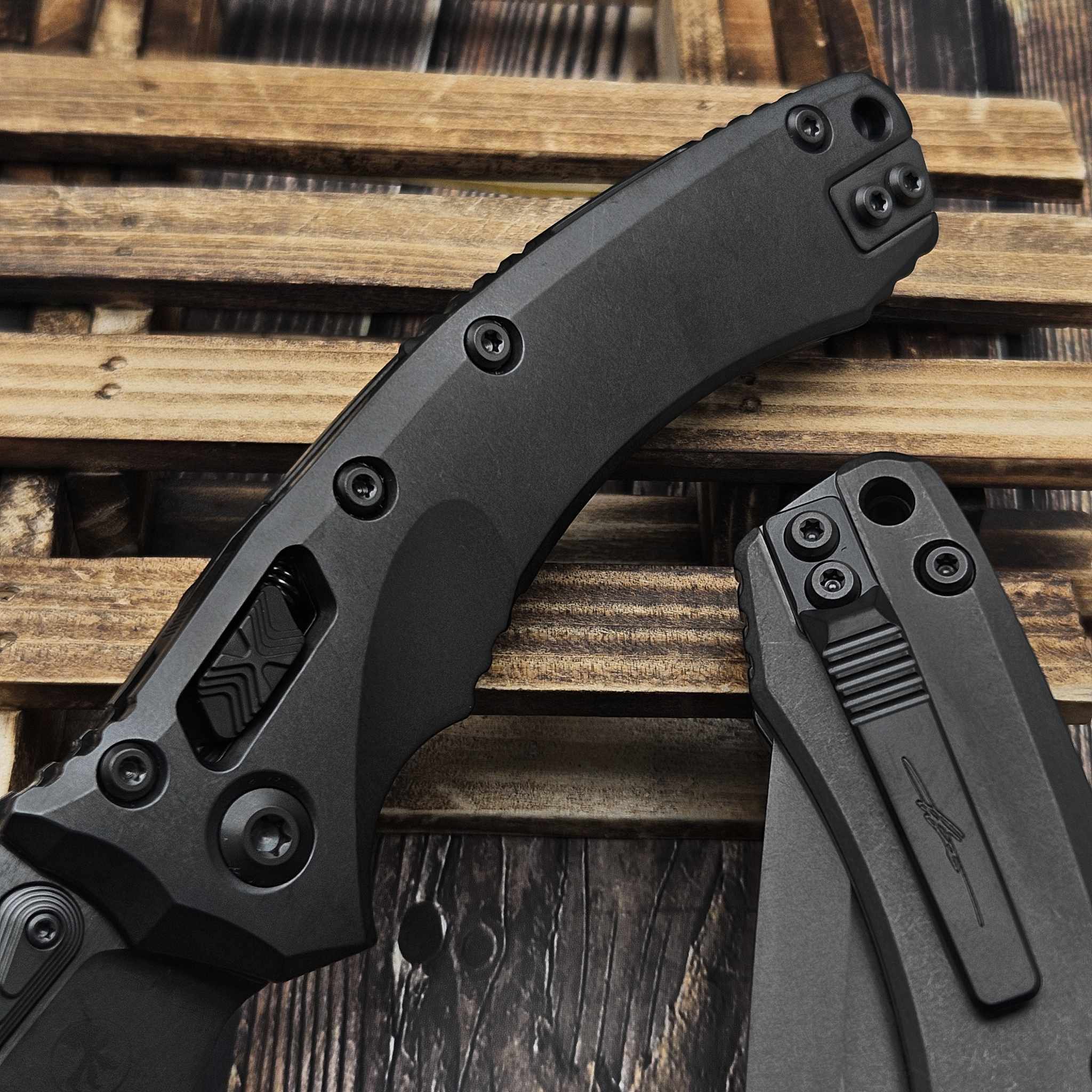 Microtech Amphibian Ram-Lok 137RL-1DLCTMS2 DLC Titanium Slab Side 