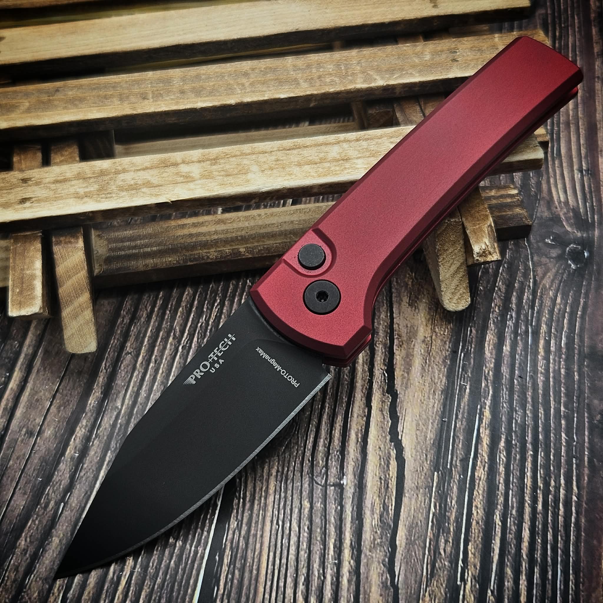 Pro-Tech Chaves Scapegoat Red Compact Auto 3.15