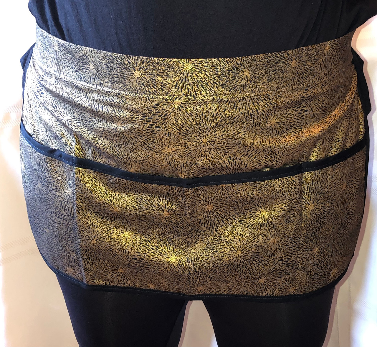 Golden Girl 4 Pocket Apron with Extra Long Tie
